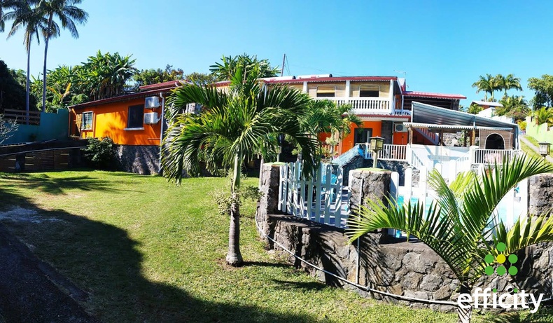 immeuble 9 pièces - 270m2 à Saint-Pierre (97432)