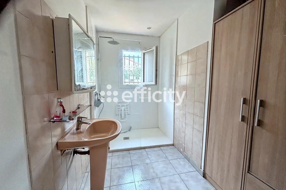 Achat immobilier Maison 5 pièces  100m2 à Mèze (34140) - Photo n°9