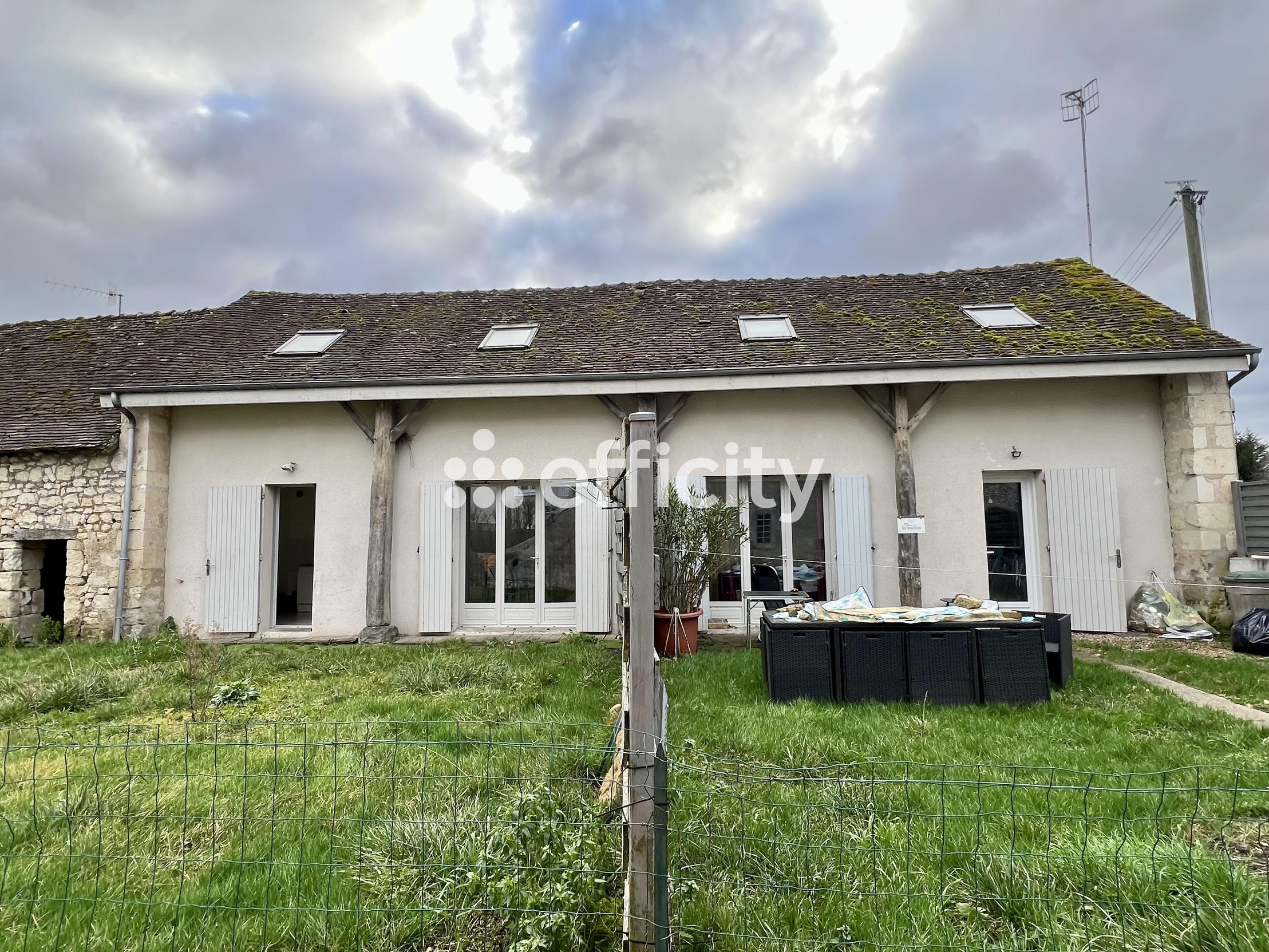 immeuble 6 pièces - 86m2 à L'Île-Bouchard (37220)