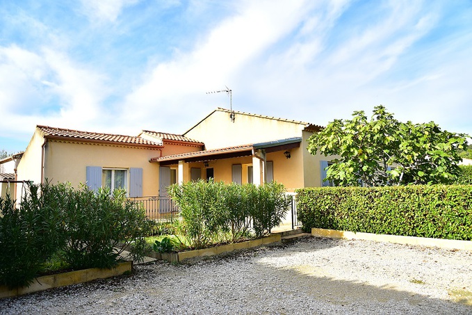 Achat immobilier Maison 9 pièces  170m2 à Donzère (26290) - Photo n°1