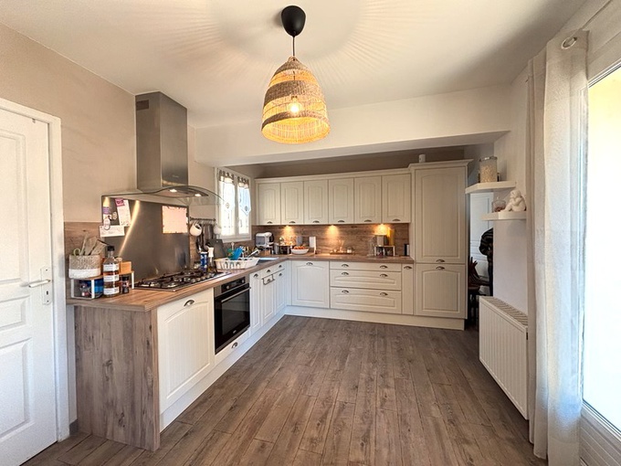 Achat immobilier Maison 9 pièces  170m2 à Donzère (26290) - Photo n°4