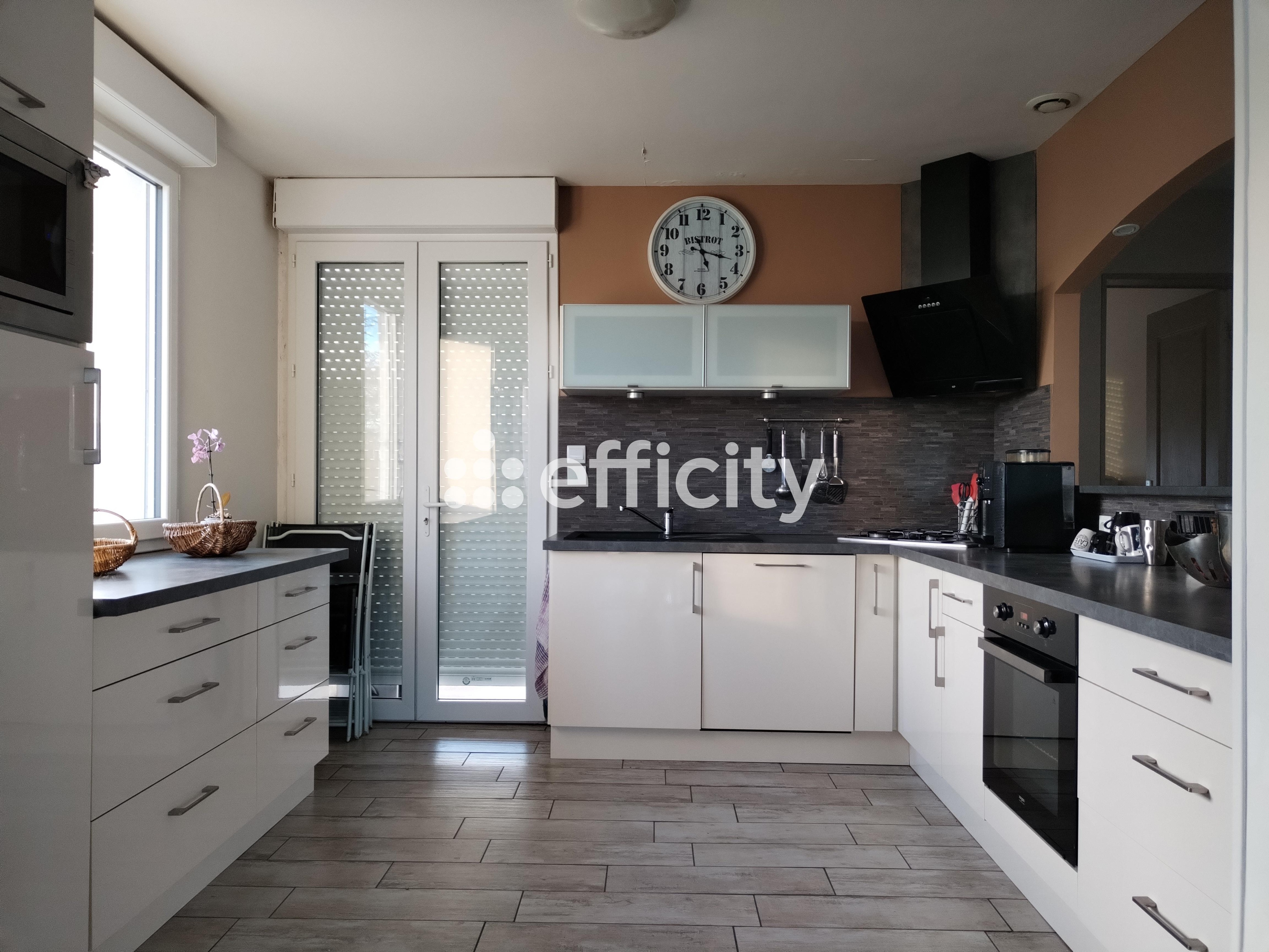 Achat immobilier Maison 7 pièces  195m2 à Saint-Jean-de-Daye (50620) - Photo n°4