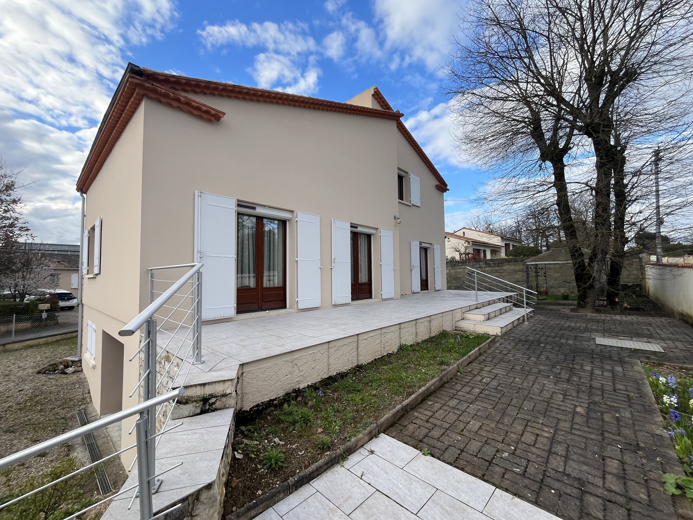 maison 5 pièces - 142m2 à Saint-Yrieix-sur-Charente (16710)
