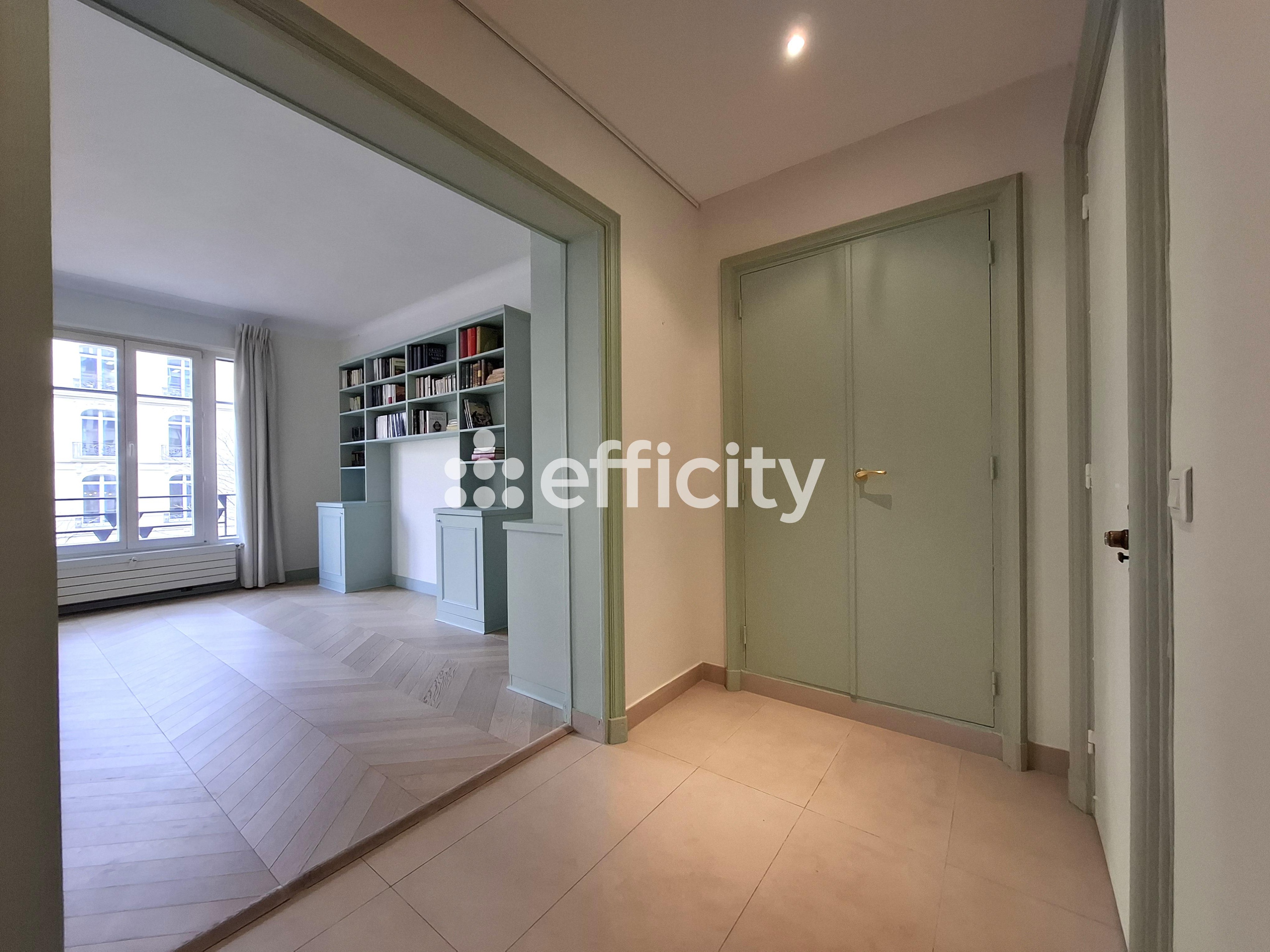 Achat immobilier Appartement 2 pièces  80m2 à Paris (75008) - Photo n°5