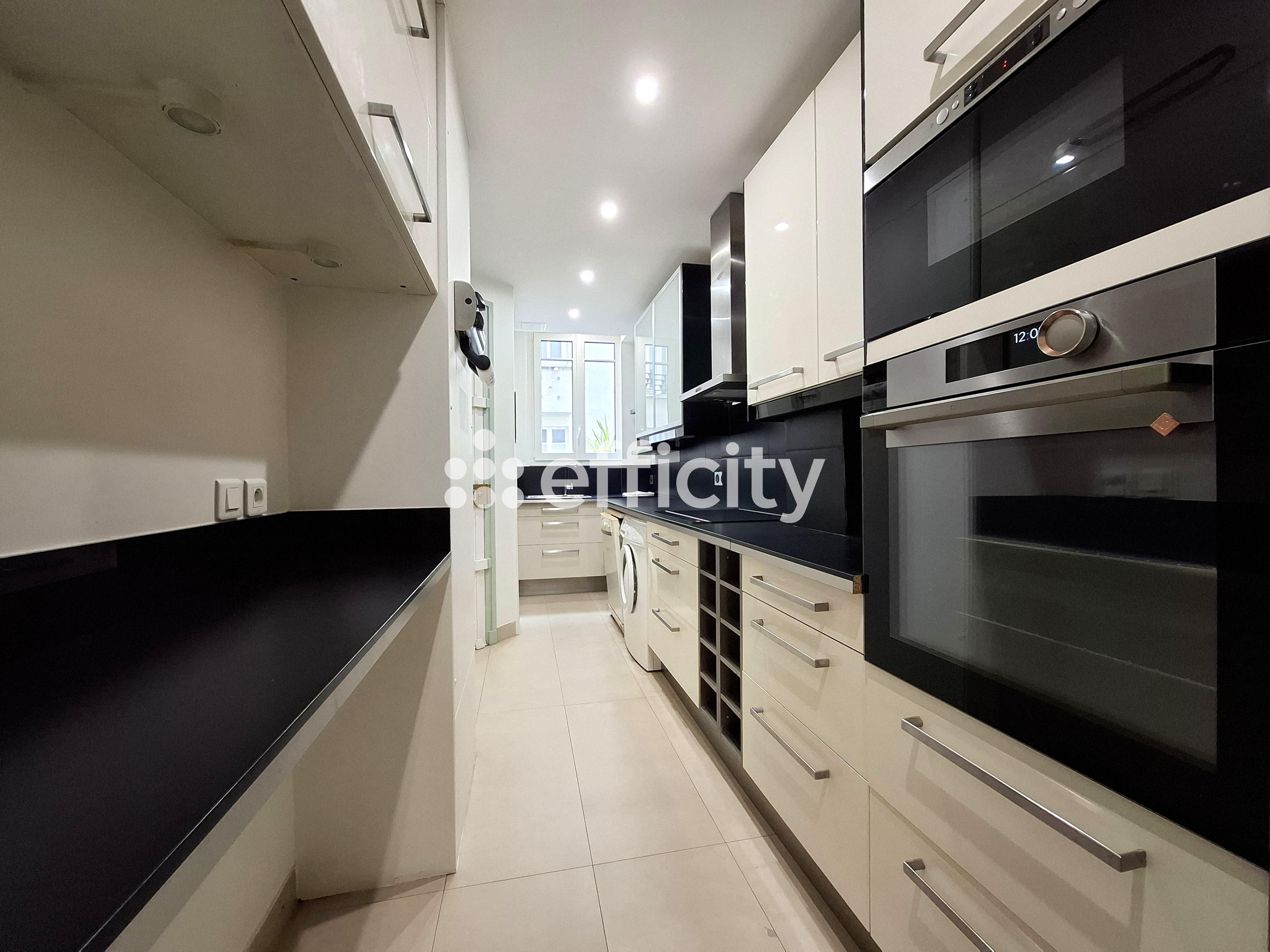 Achat immobilier Appartement 2 pièces  80m2 à Paris (75008) - Photo n°6