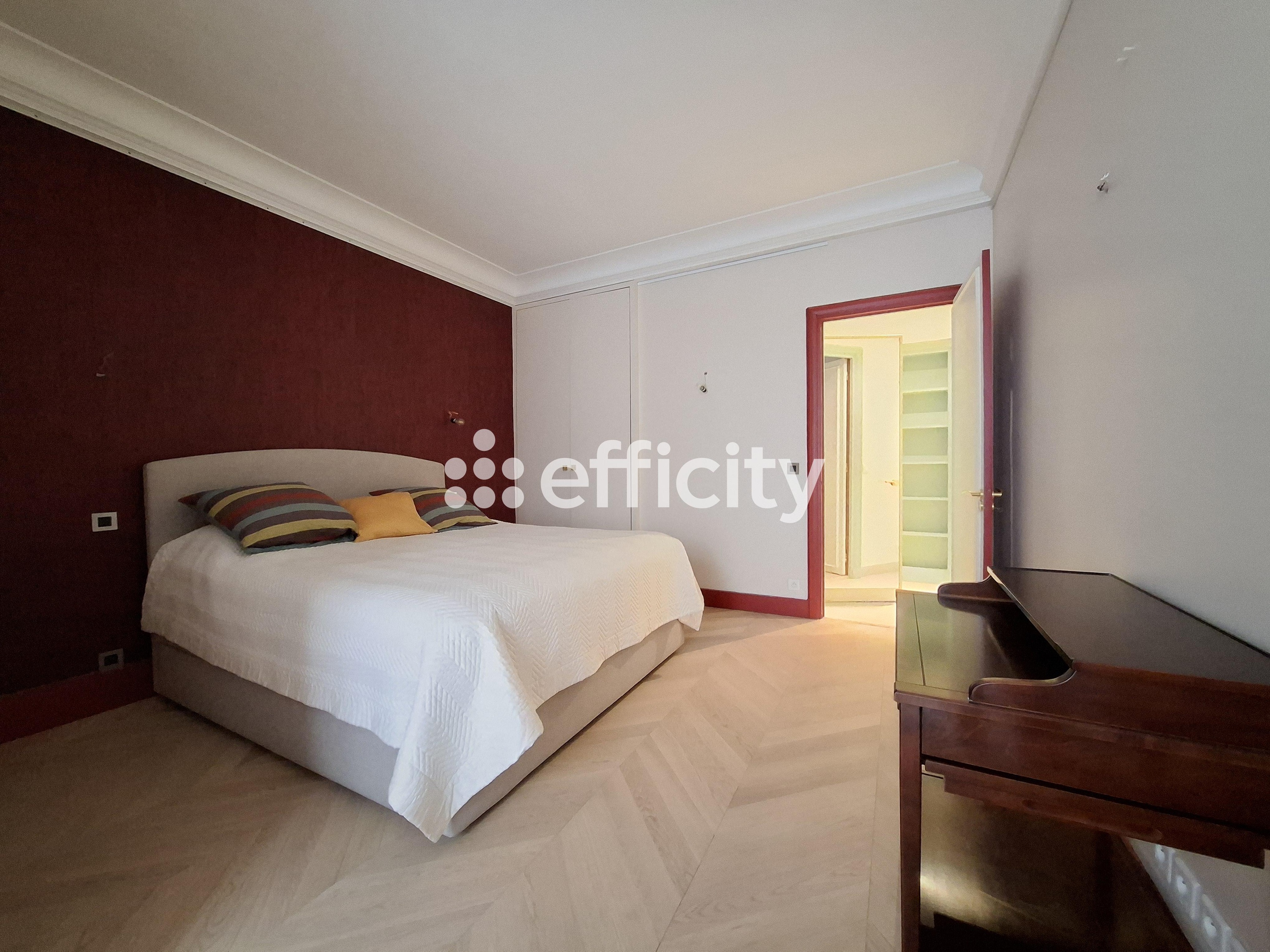 Achat immobilier Appartement 2 pièces  80m2 à Paris (75008) - Photo n°8