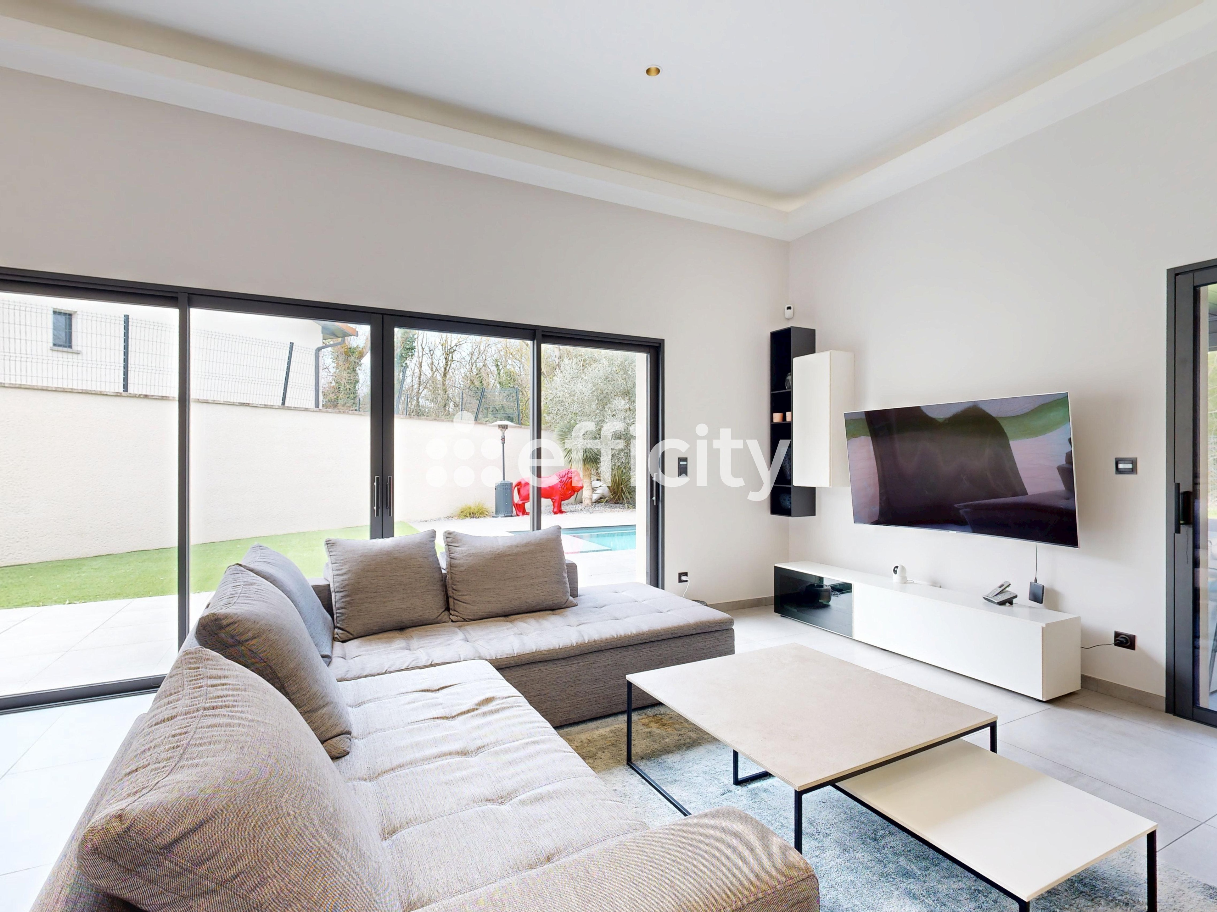 Achat immobilier Maison 6 pièces  190m2 à Saint-Alban-de-Roche (38080) - Photo n°4