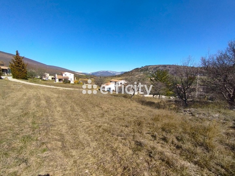 terrain  - 1505m2 à Châteauneuf-Val-Saint-Donat (04200)