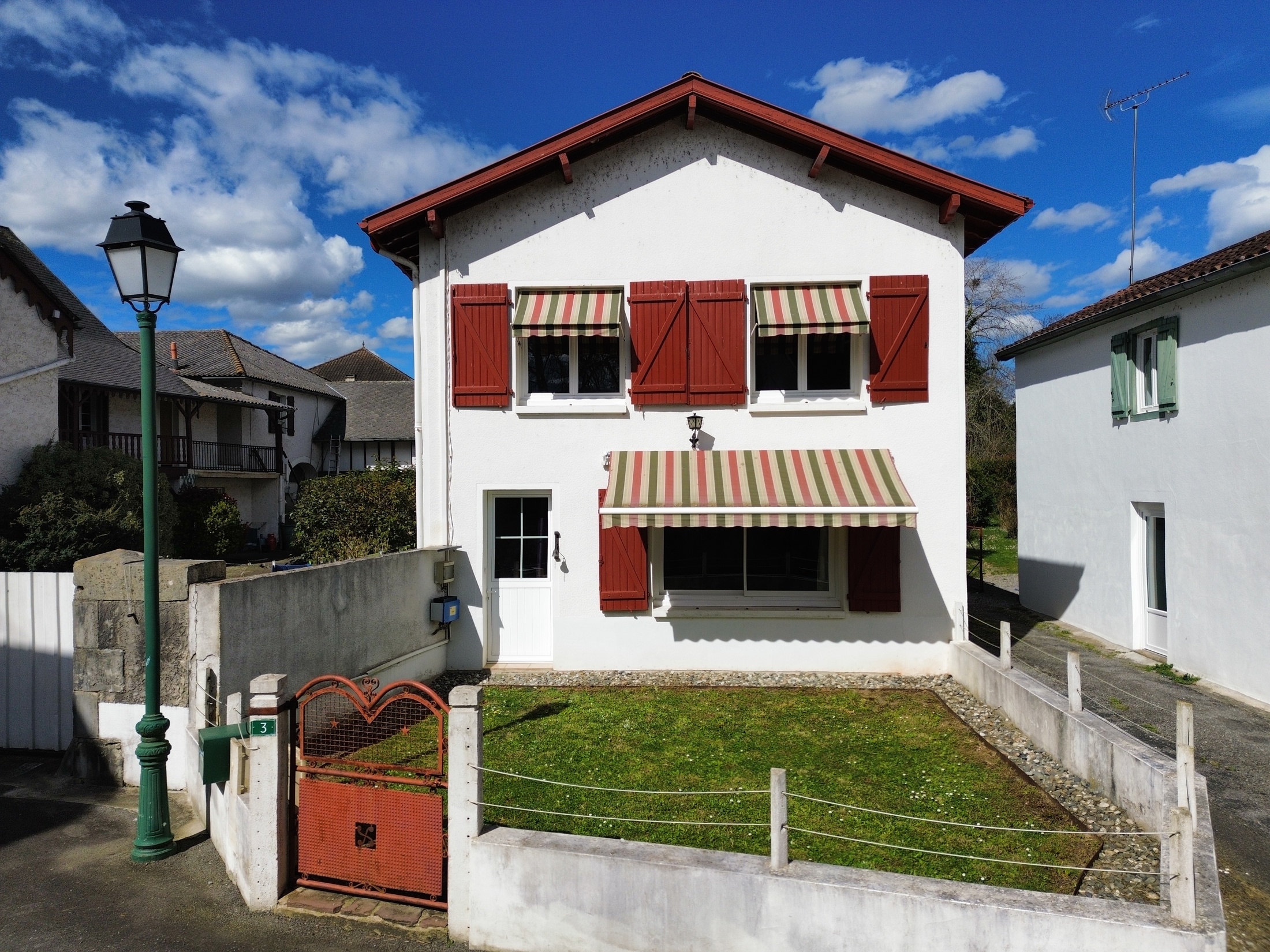 maison 5 pièces - 137m2 à Rivehaute (64190)
