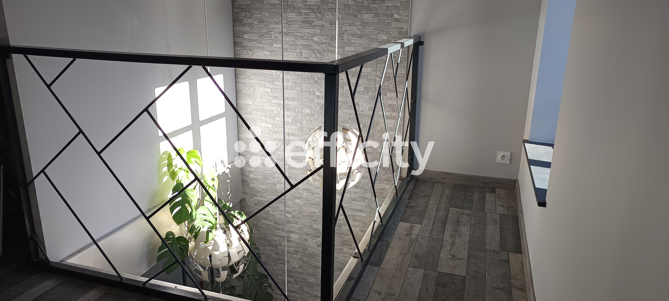 immeuble 6 pièces - 240m2 à Celles-sur-Durolle (63250)