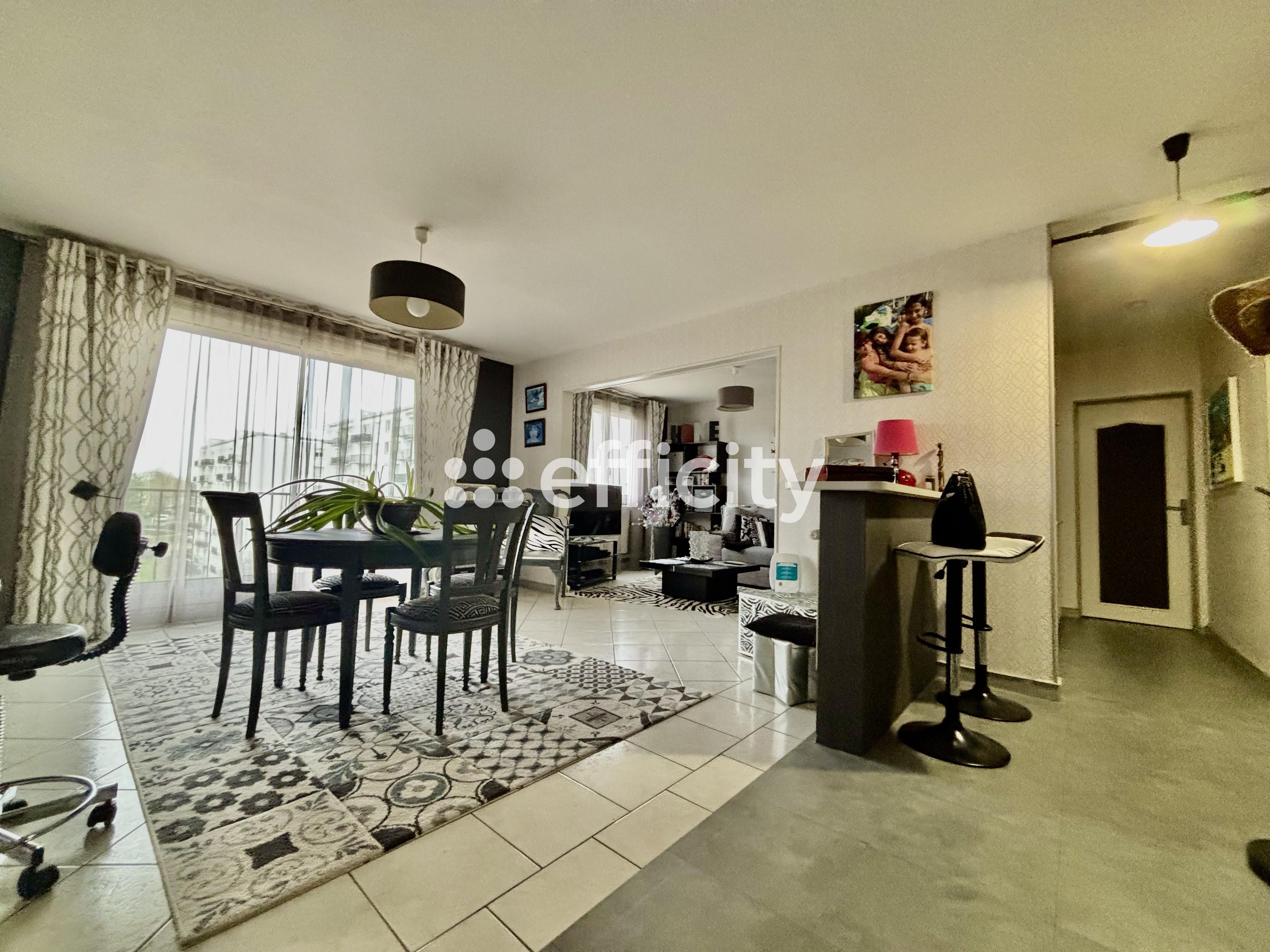 Achat immobilier Appartement 4 pièces  80m2 à Bourges (18000) - Photo n°1