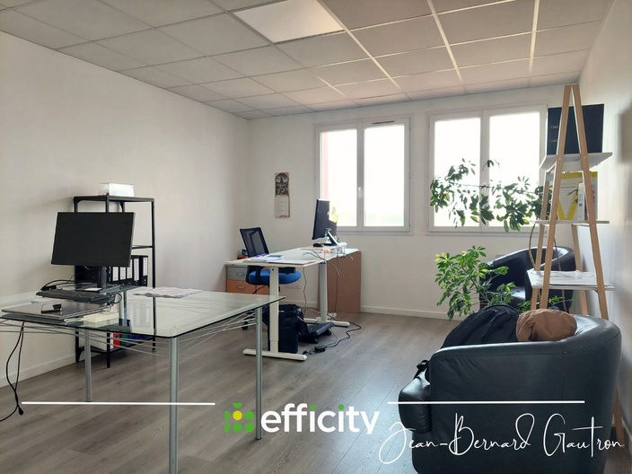 local commercial 9 pièces - 1366m2 à Ploumagoar (22970)