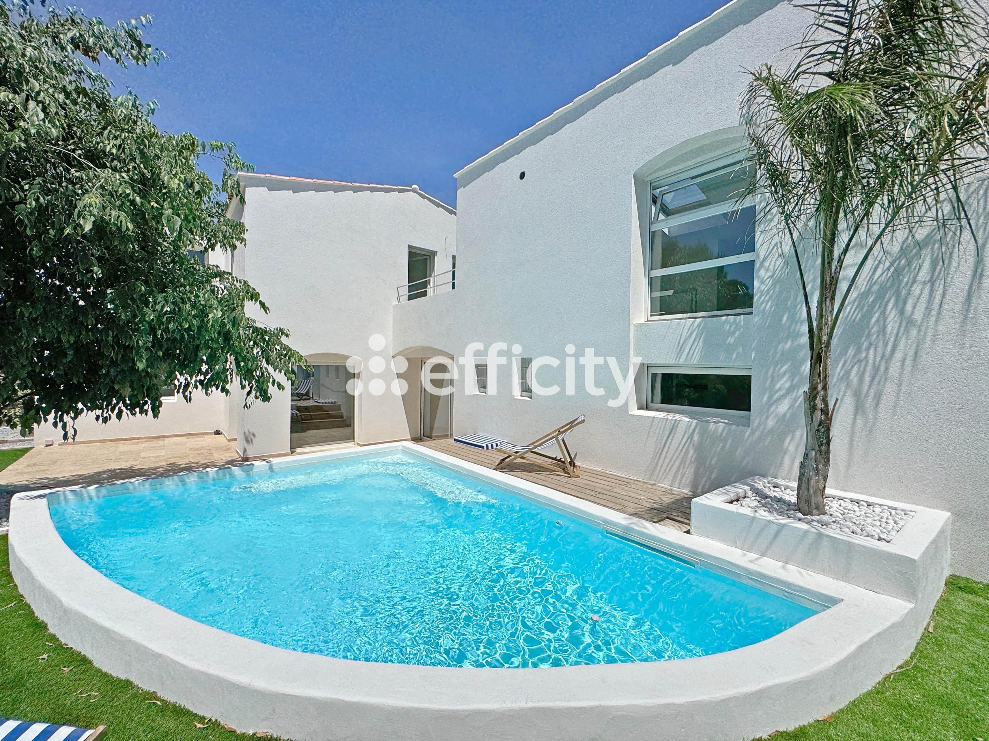 Achat immobilier Maison 6 pièces  194m2 à Marseille (13009) - Photo n°1