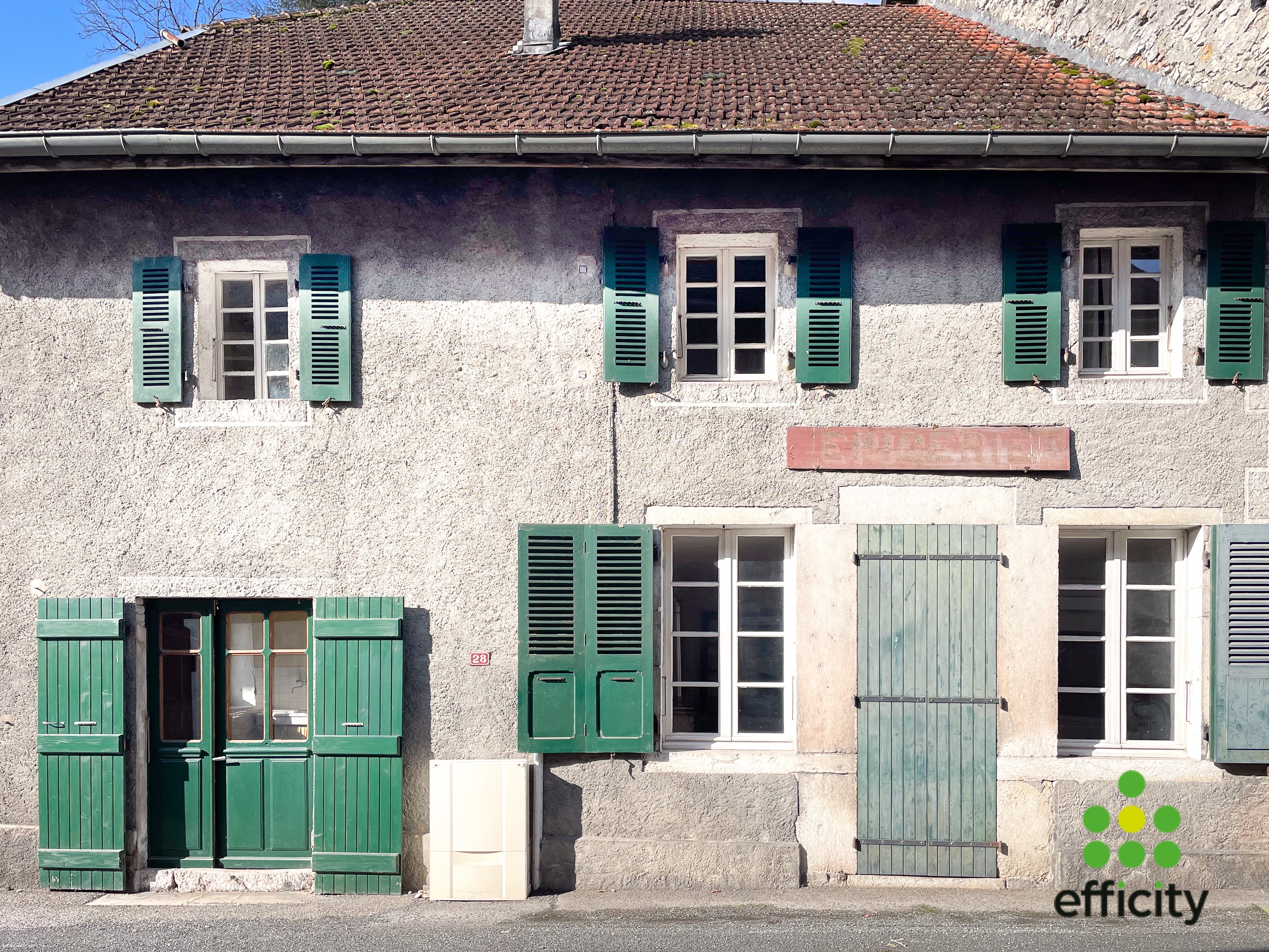 Maison 6 pièces 150 m² · à Cressin-Rochefort · 150 m² · 99 500 €