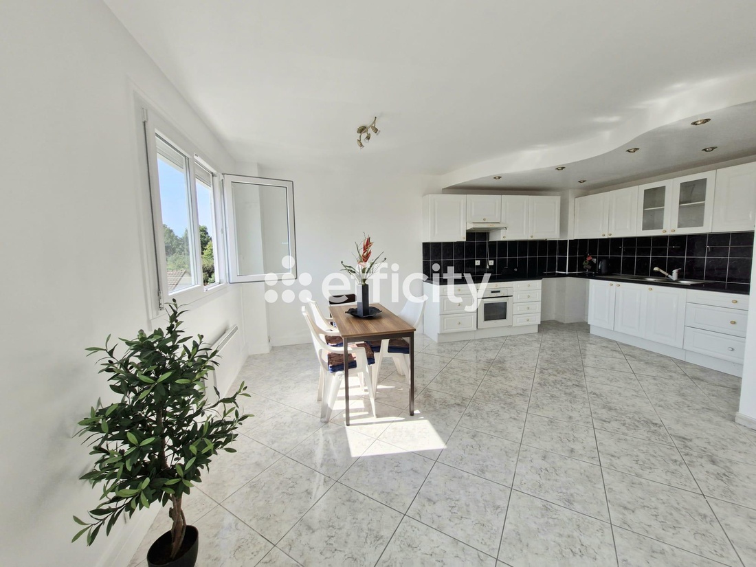 appartement 3 pièces - 85m2 à Livry-Gargan (93190)