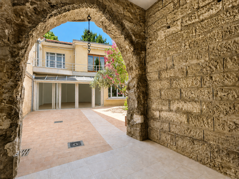 maison 7 pièces - 280m2 à Avignon (84000)