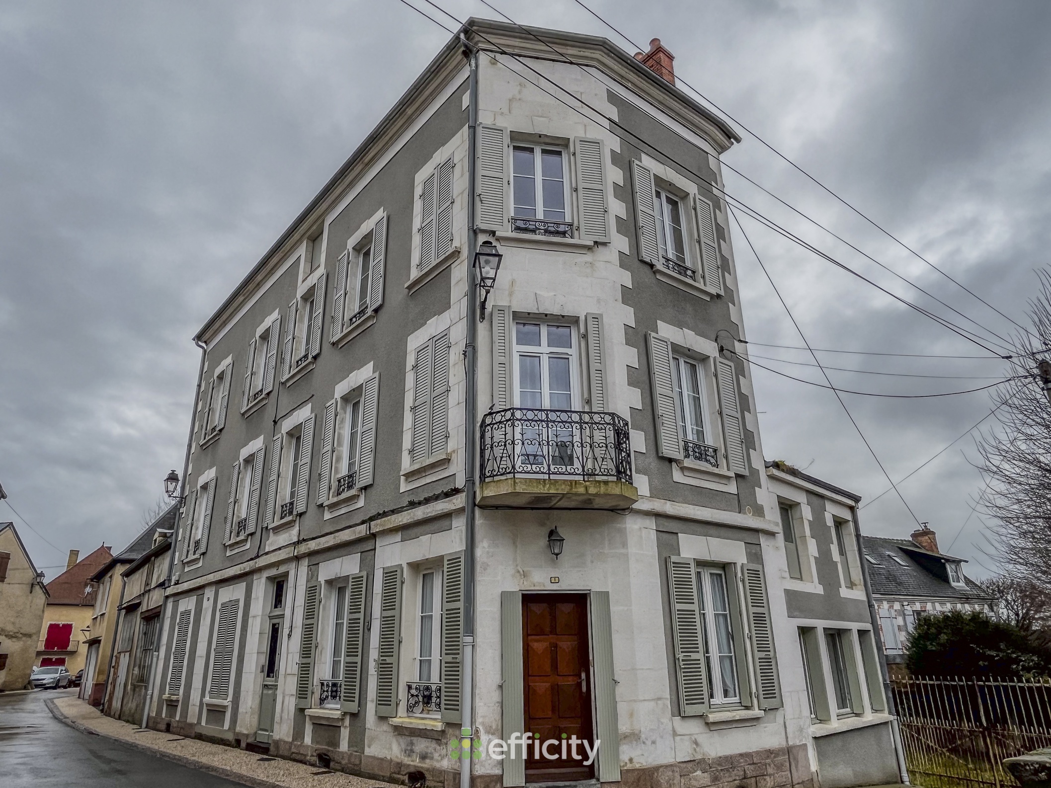 immeuble 9 pièces - 197m2 à Luzy (58170)