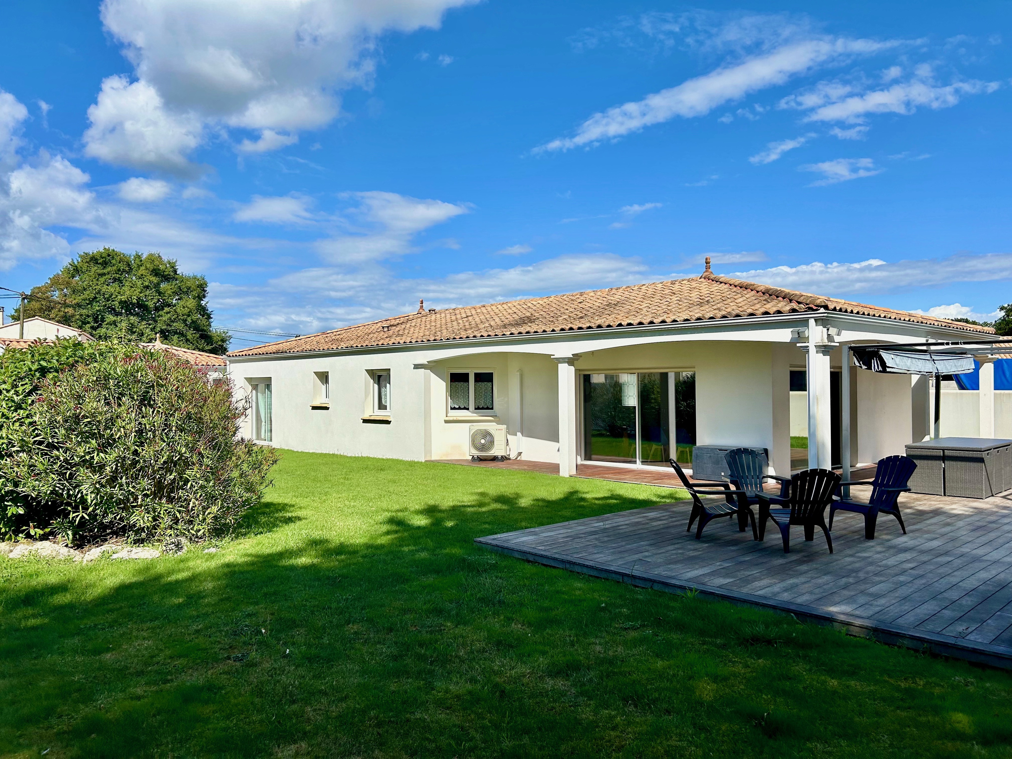 Achat immobilier Maison 7 pièces  156m2 à Étaules (17750) - Photo n°1