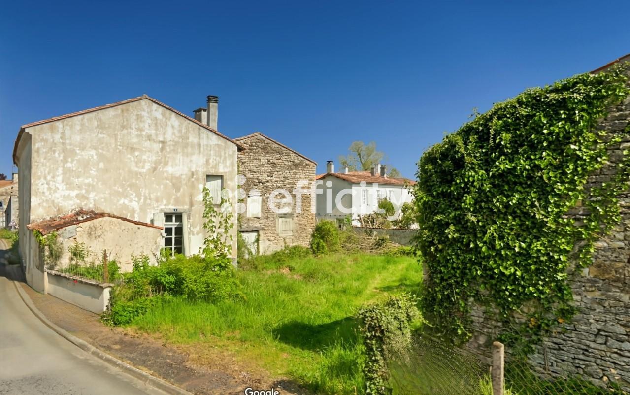 Maison 3 pièces 250 m² · à Loulay · 250 m² · 65 000 €