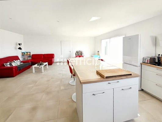 Achat immobilier Maison 4 pièces  102m2 à Semussac (17120) - Photo n°4