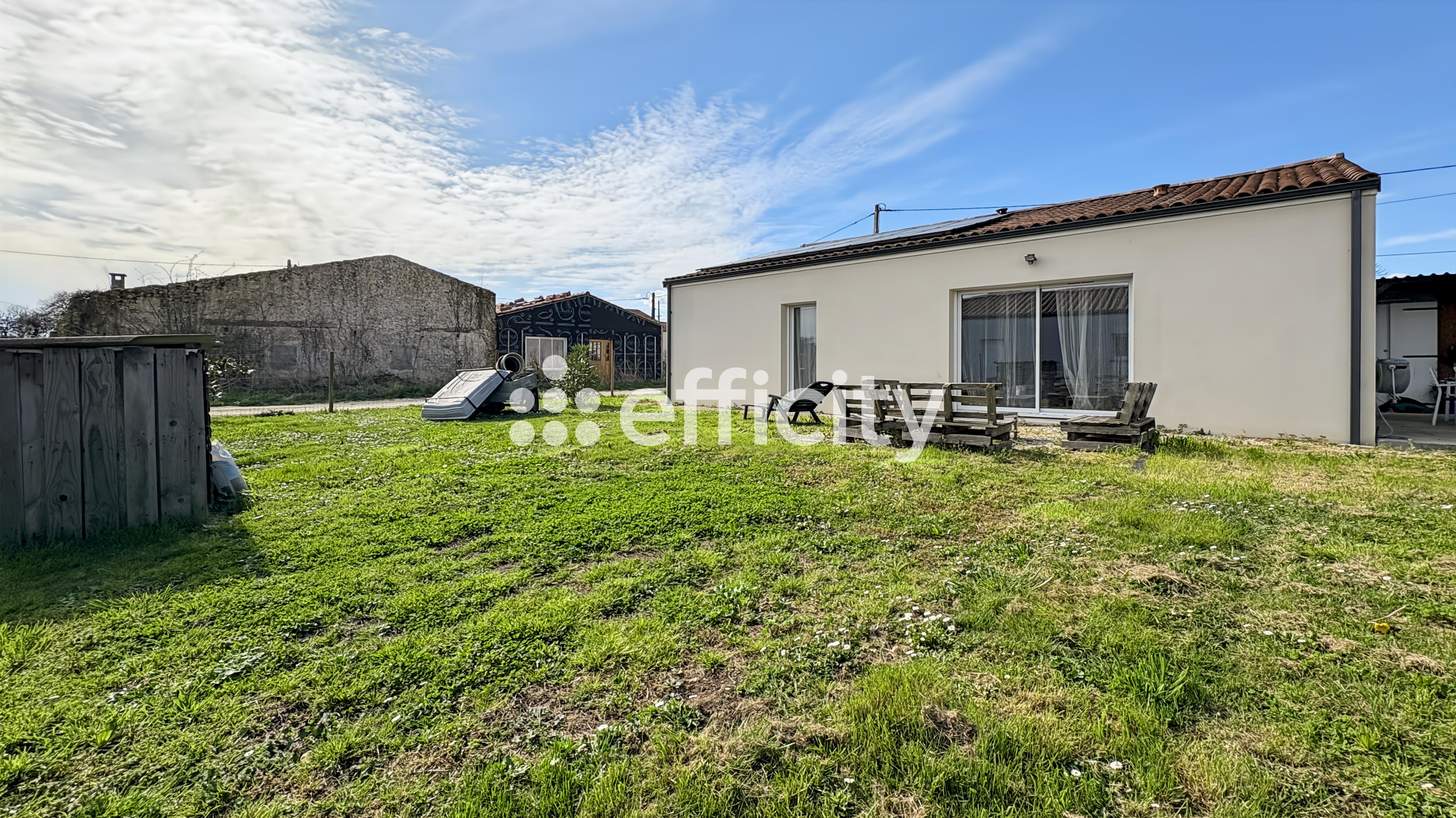 Achat immobilier Maison 6 pièces  103m2 à Le Gua (17600) - Photo n°1