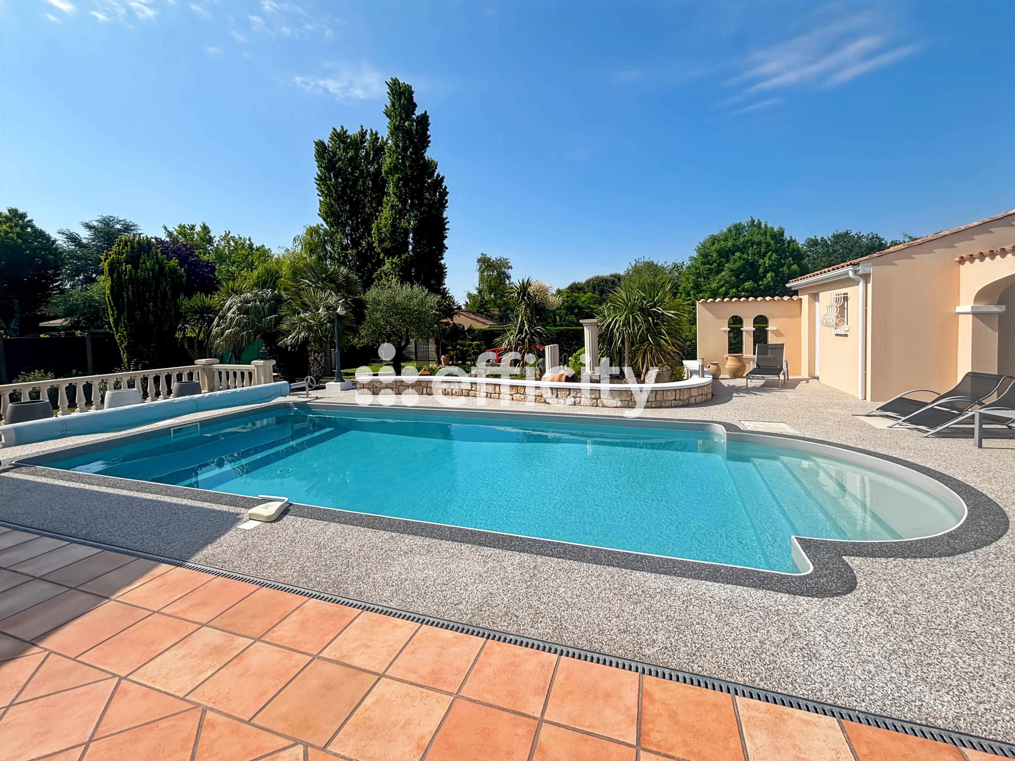 Achat immobilier Maison 5 pièces  152m2 à Saintes (17100) - Photo n°5
