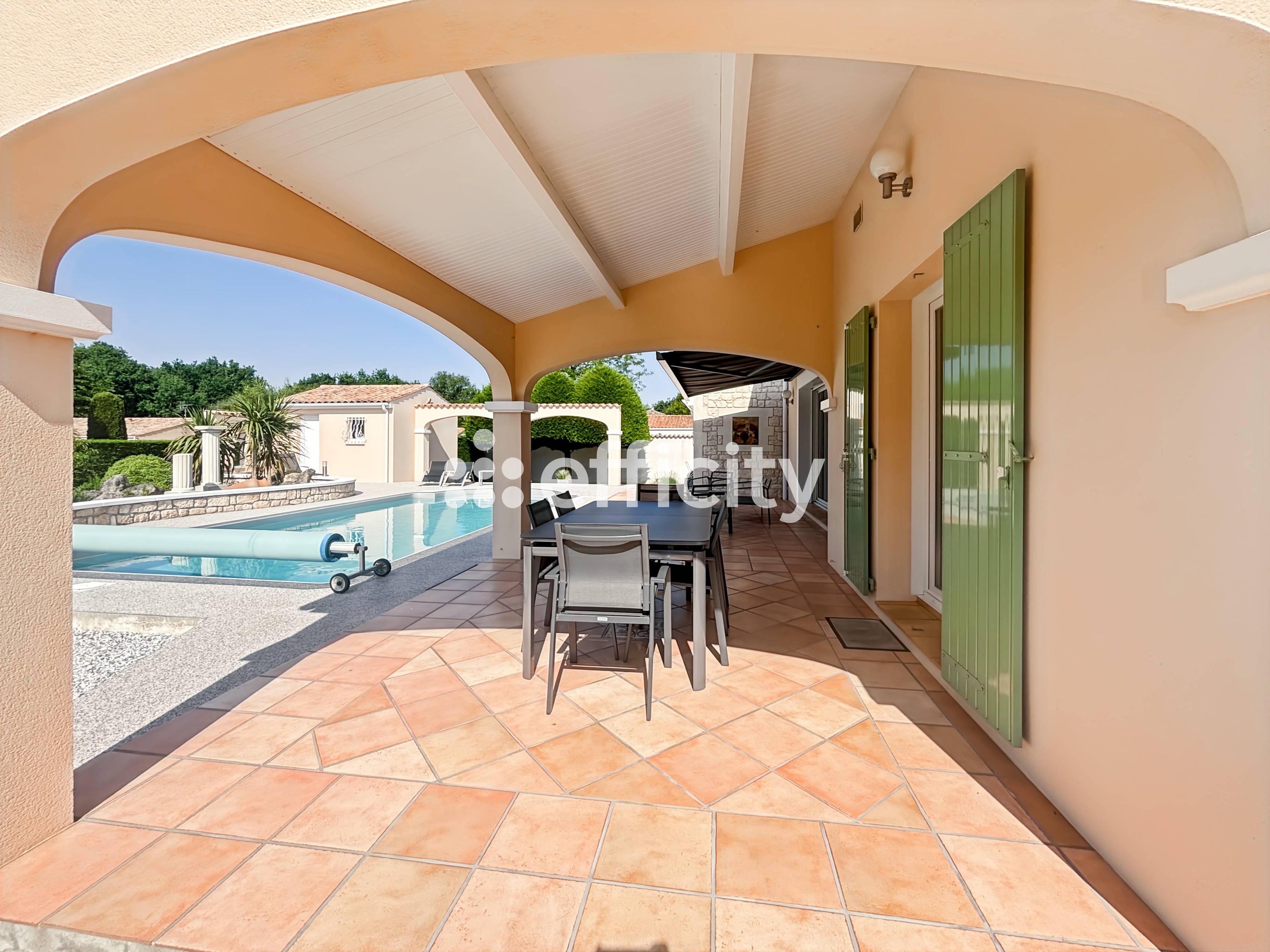 Achat immobilier Maison 5 pièces  152m2 à Saintes (17100) - Photo n°6