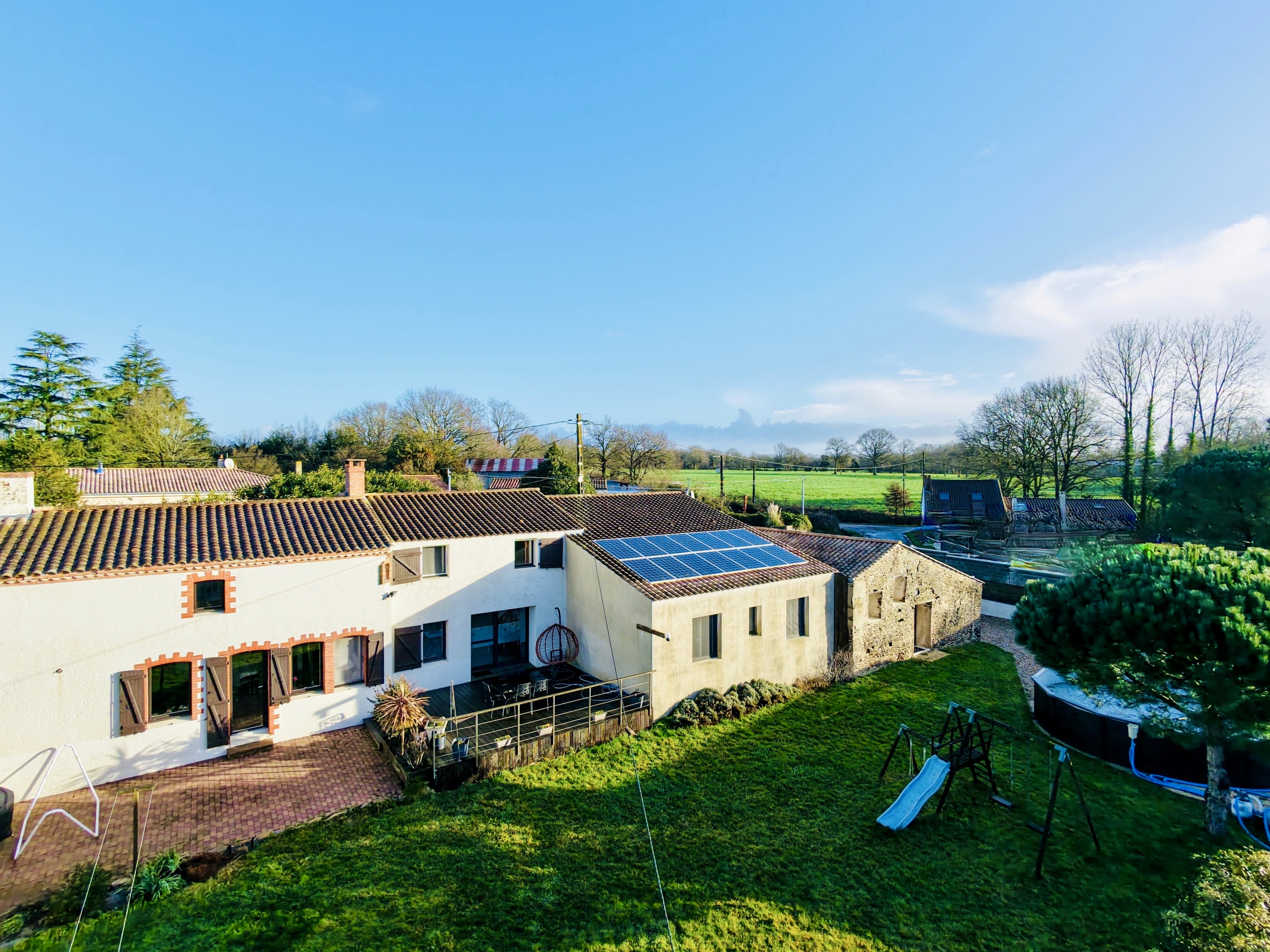 Achat immobilier Maison 8 pièces  243m2 à Sainte-Flaive-des-Loups (85150) - Photo n°1