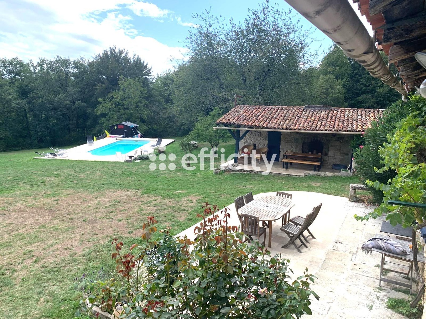 Achat immobilier Maison 6 pièces  121m2 à Champagne-Mouton (16350) - Photo n°1