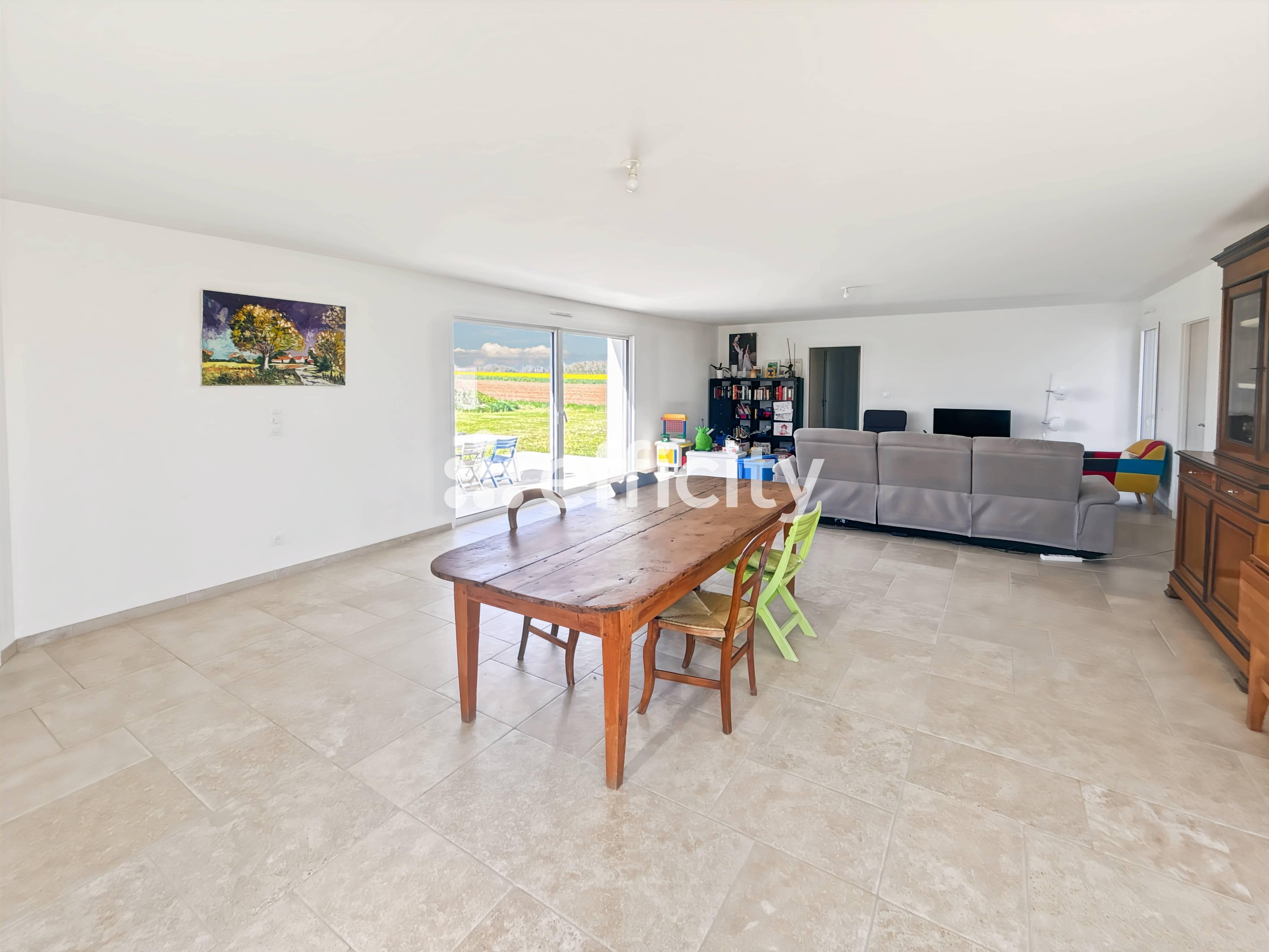 Achat immobilier Maison 6 pièces  192m2 à Saint-Savinien (17350) - Photo n°4