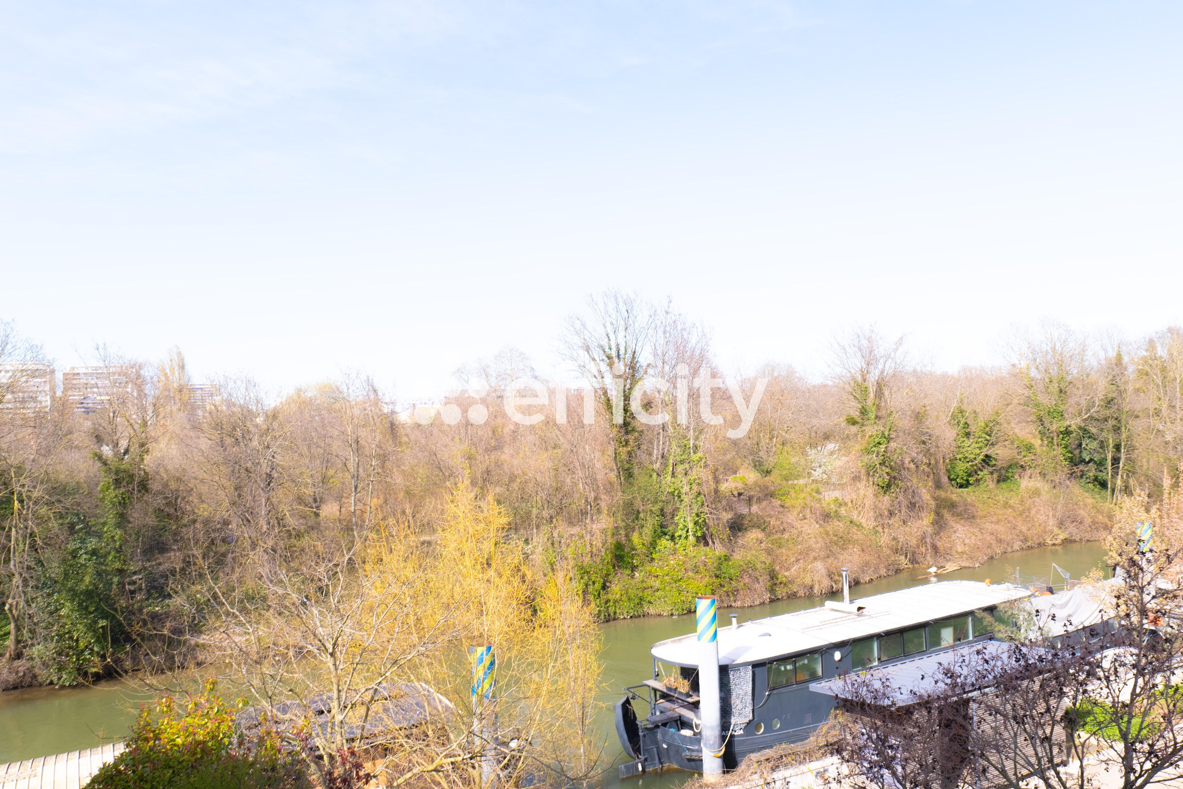 Achat immobilier Appartement 2 pièces  50m2 à Issy-les-Moulineaux (92130) - Photo n°1