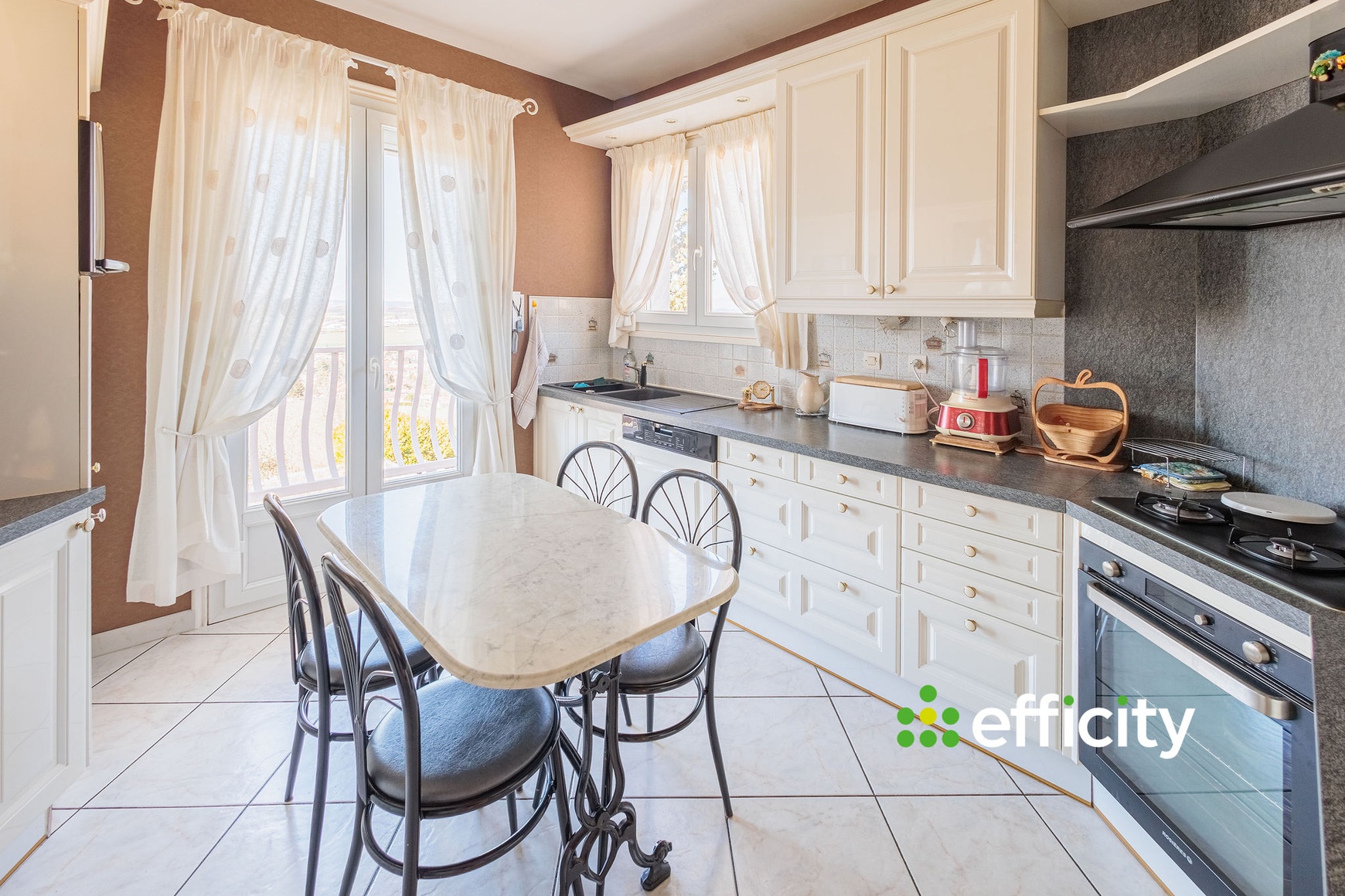 Achat immobilier Maison 8 pièces  232m2 à Saint-Pierre-de-Chandieu (69780) - Photo n°9