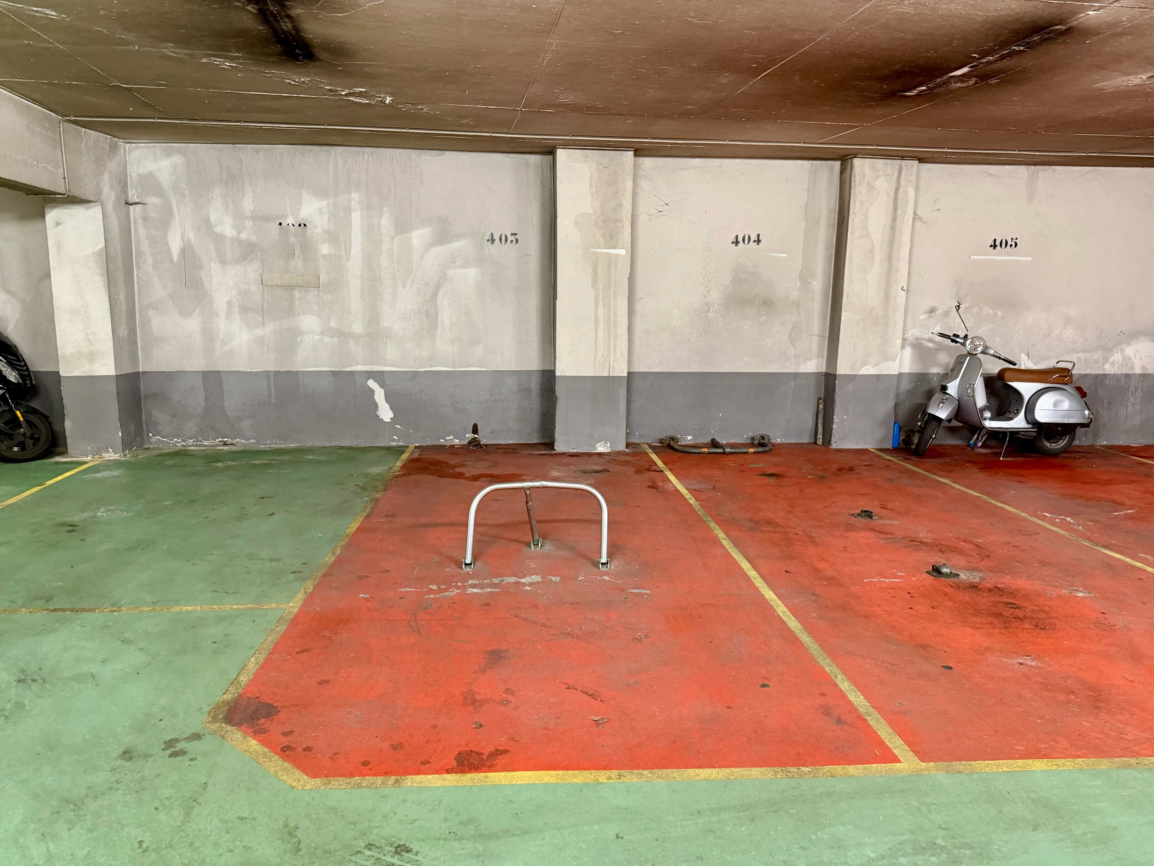 parking  - 12m2 à Paris (75010)