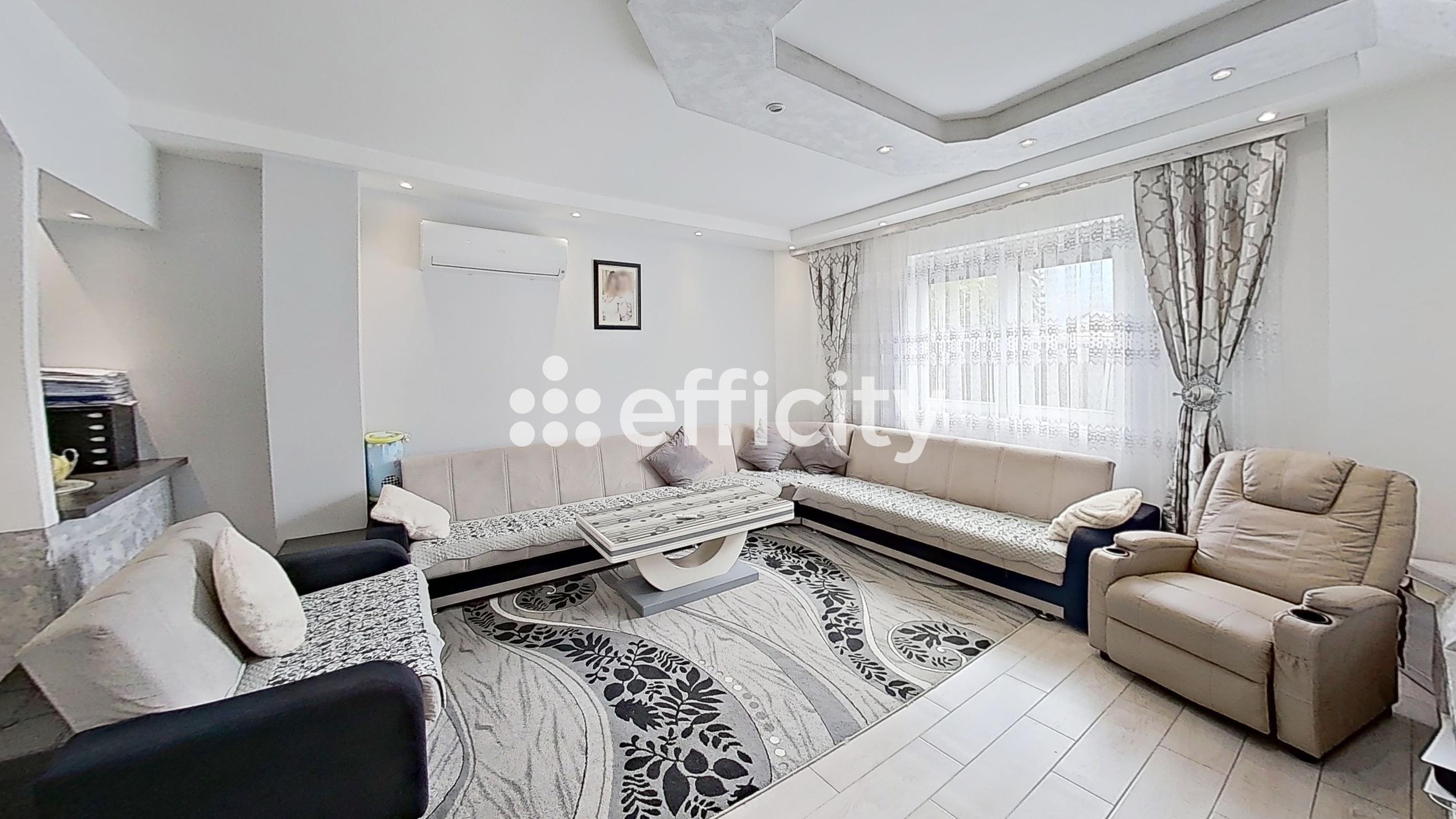 Achat immobilier Maison 14 pièces  210m2 à Scionzier (74950) - Photo n°1