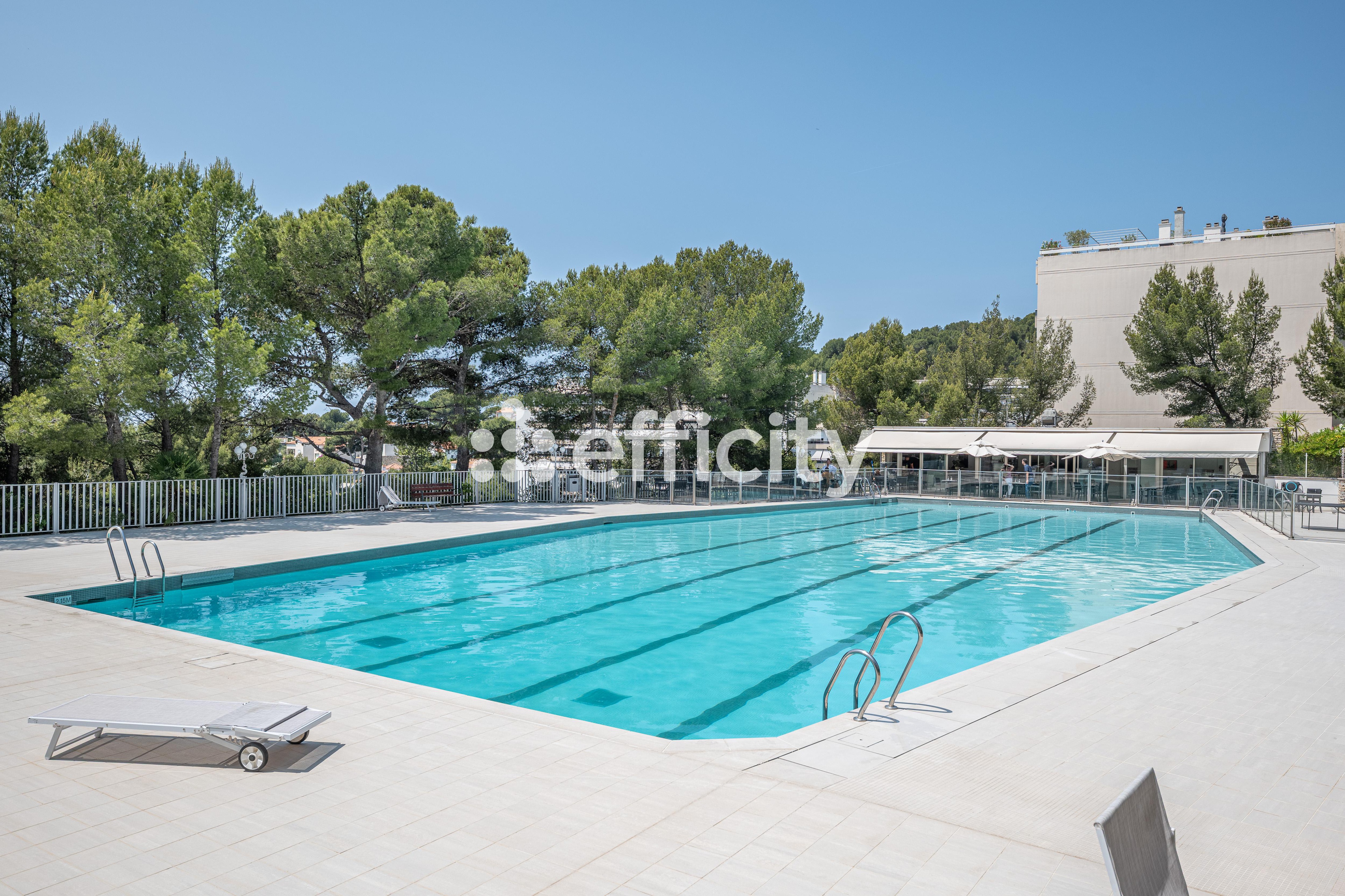 Achat immobilier Appartement 6 pièces  190m2 à Marseille (13008) - Photo n°17