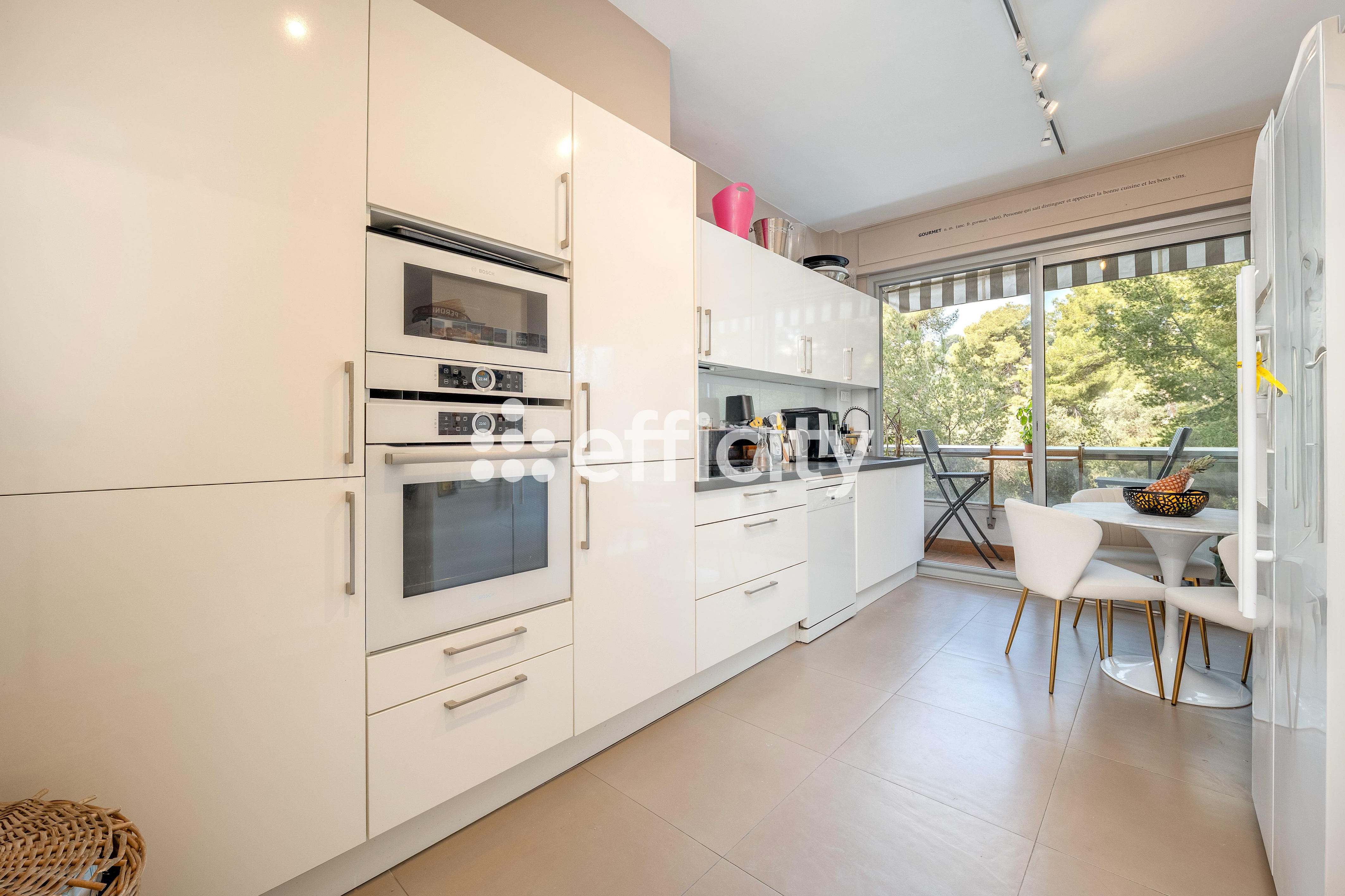 Achat immobilier Appartement 6 pièces  190m2 à Marseille (13008) - Photo n°7