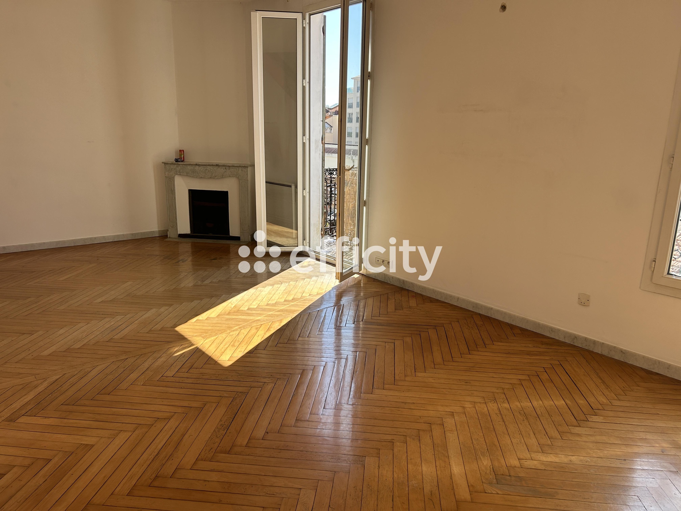 appartement 2 pièces - 66m2 à Nice (06200)