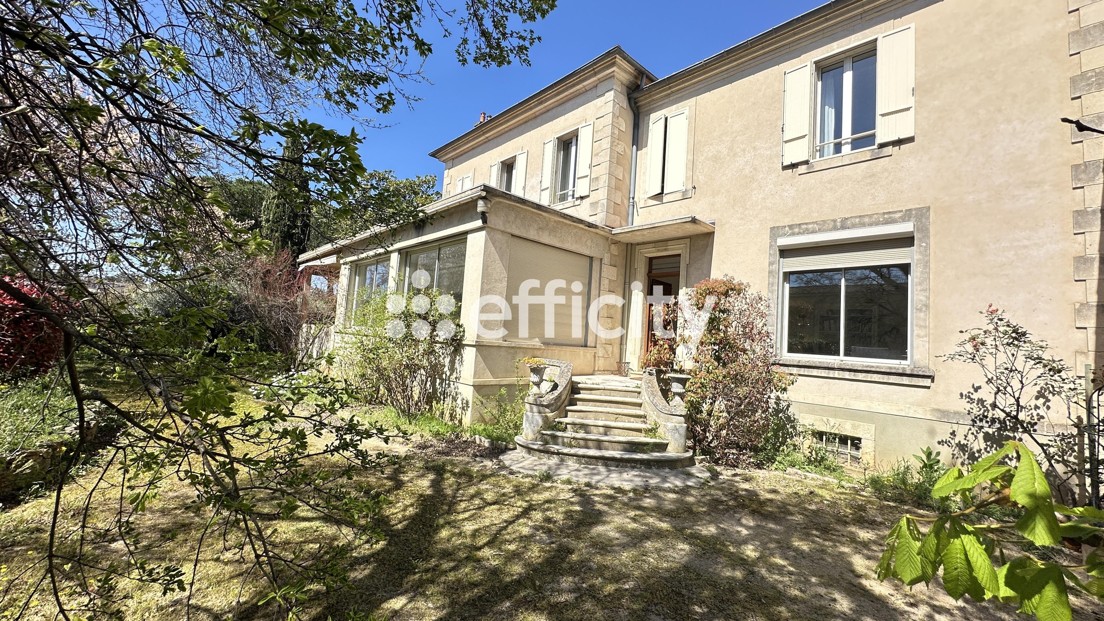 maison 6 pièces - 236m2 à Bagnols-sur-Cèze (30200)