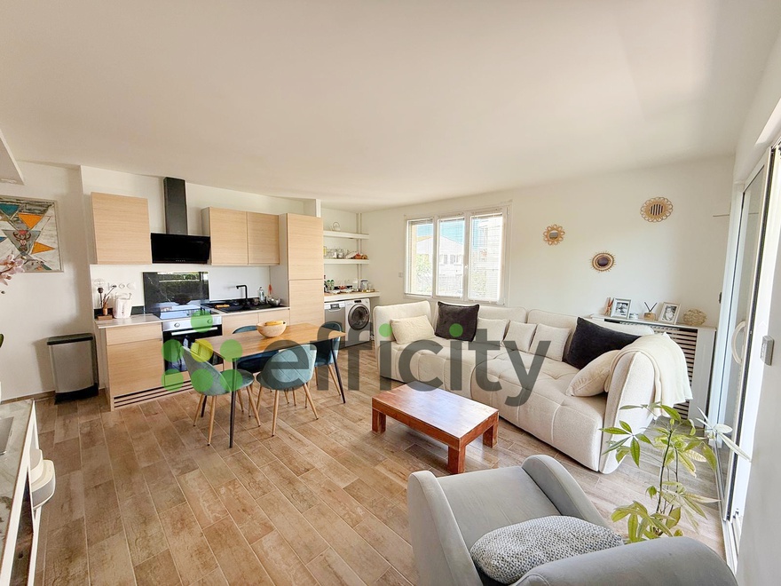 appartement 3 pièces - 61m2 à Marseille (13008)