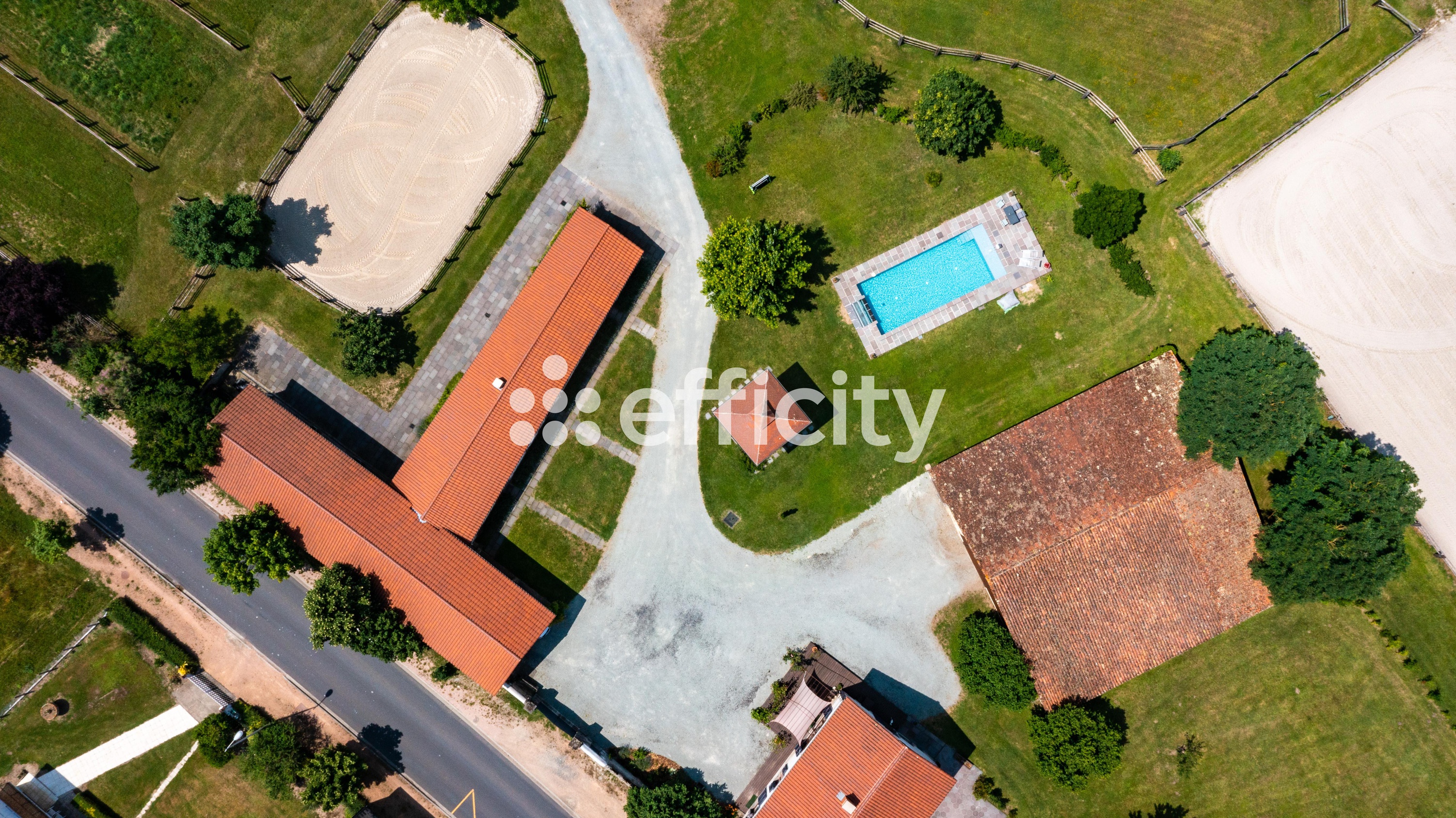 maison 8 pièces - 306m2 à Maringues (63350)