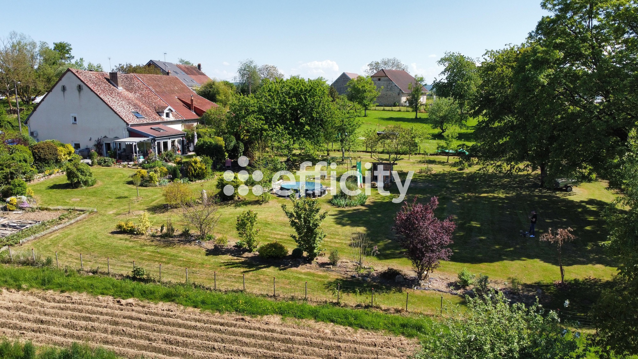 maison 6 pièces - 195m2 à Étrelles-et-la-Montbleuse (70700)