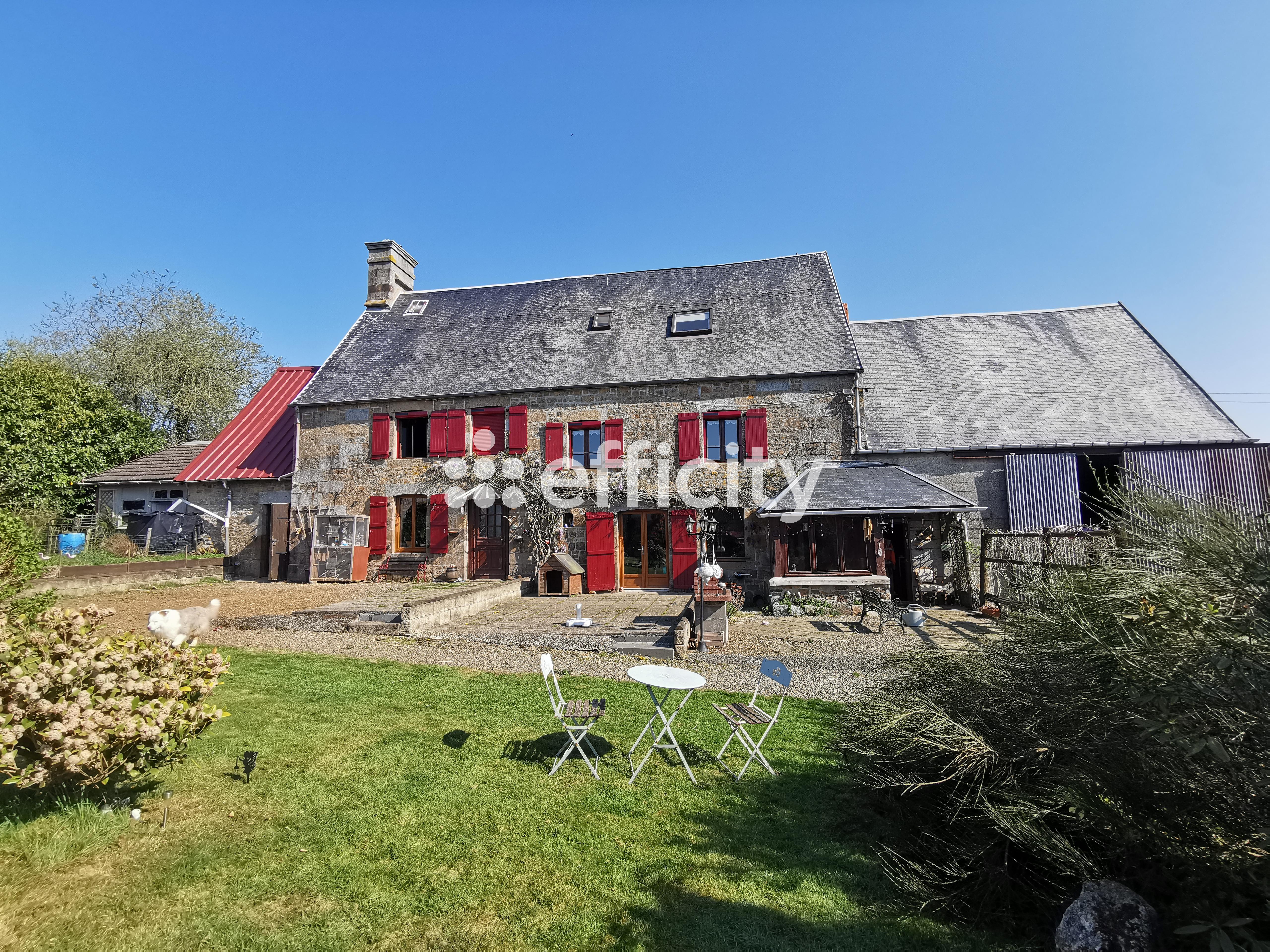 Maison 9 pièces 243 m² · à Noues de Sienne · 243 m² · 299 000 €