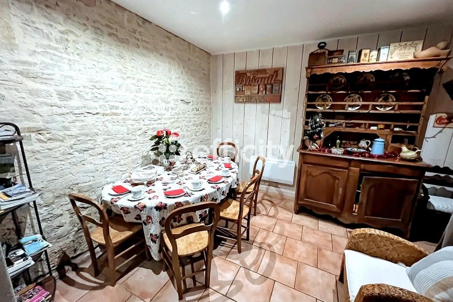 Achat immobilier Maison 7 pièces  162m2 à Aigre (16140) - Photo n°9