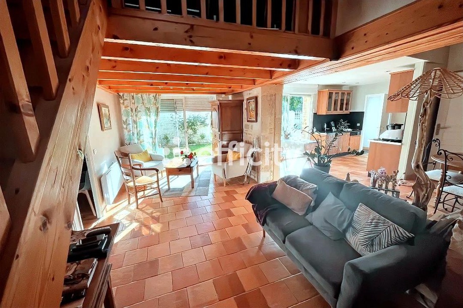 Achat immobilier Maison 7 pièces  162m2 à Aigre (16140) - Photo n°6