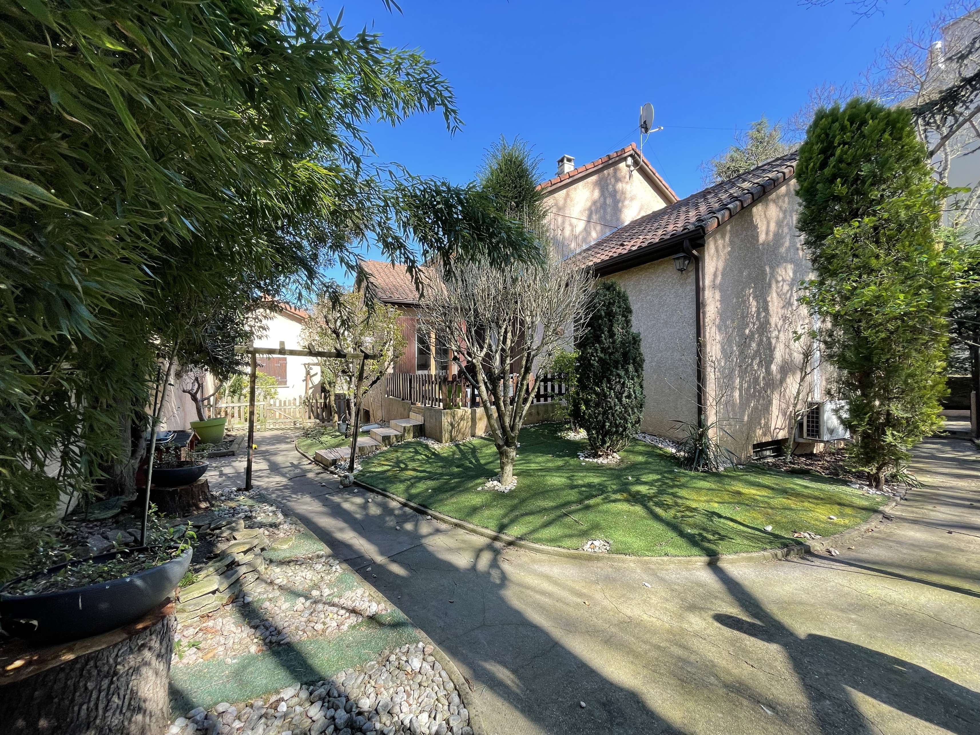 Achat immobilier Maison 8 pièces  177m2 à Lyon (69009) - Photo n°1