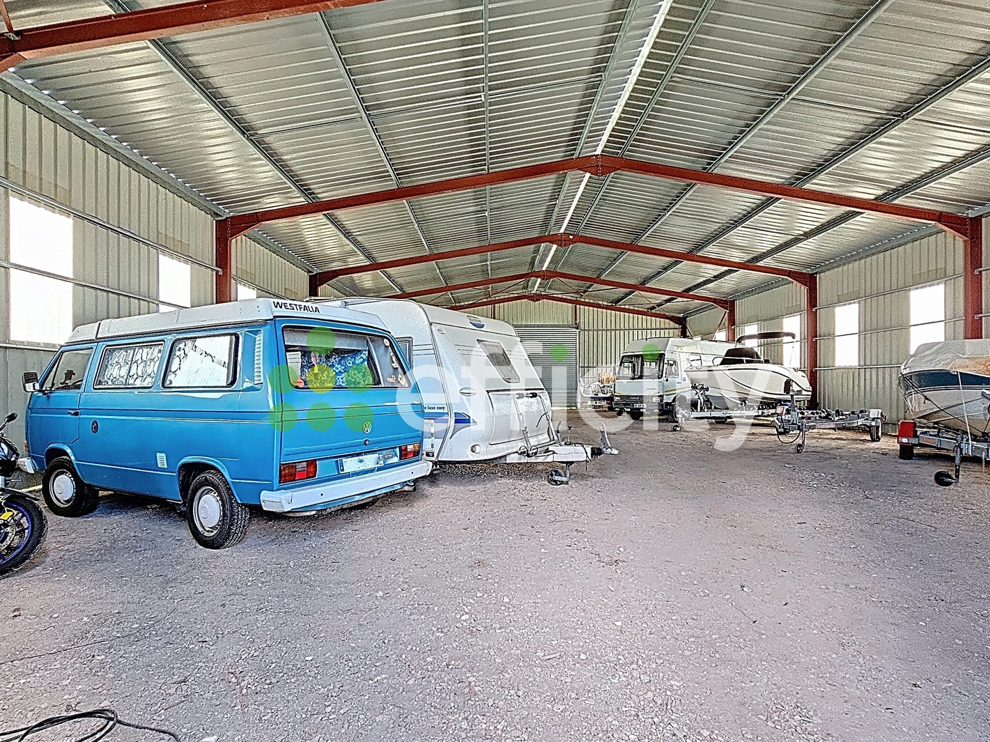 local commercial  - 500m2 à Sainte-Eulalie-en-Born (40200)