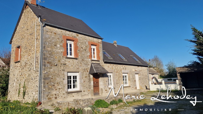 Achat immobilier Maison 6 pièces  91m2 à Heugueville-sur-Sienne (50200) - Photo n°1