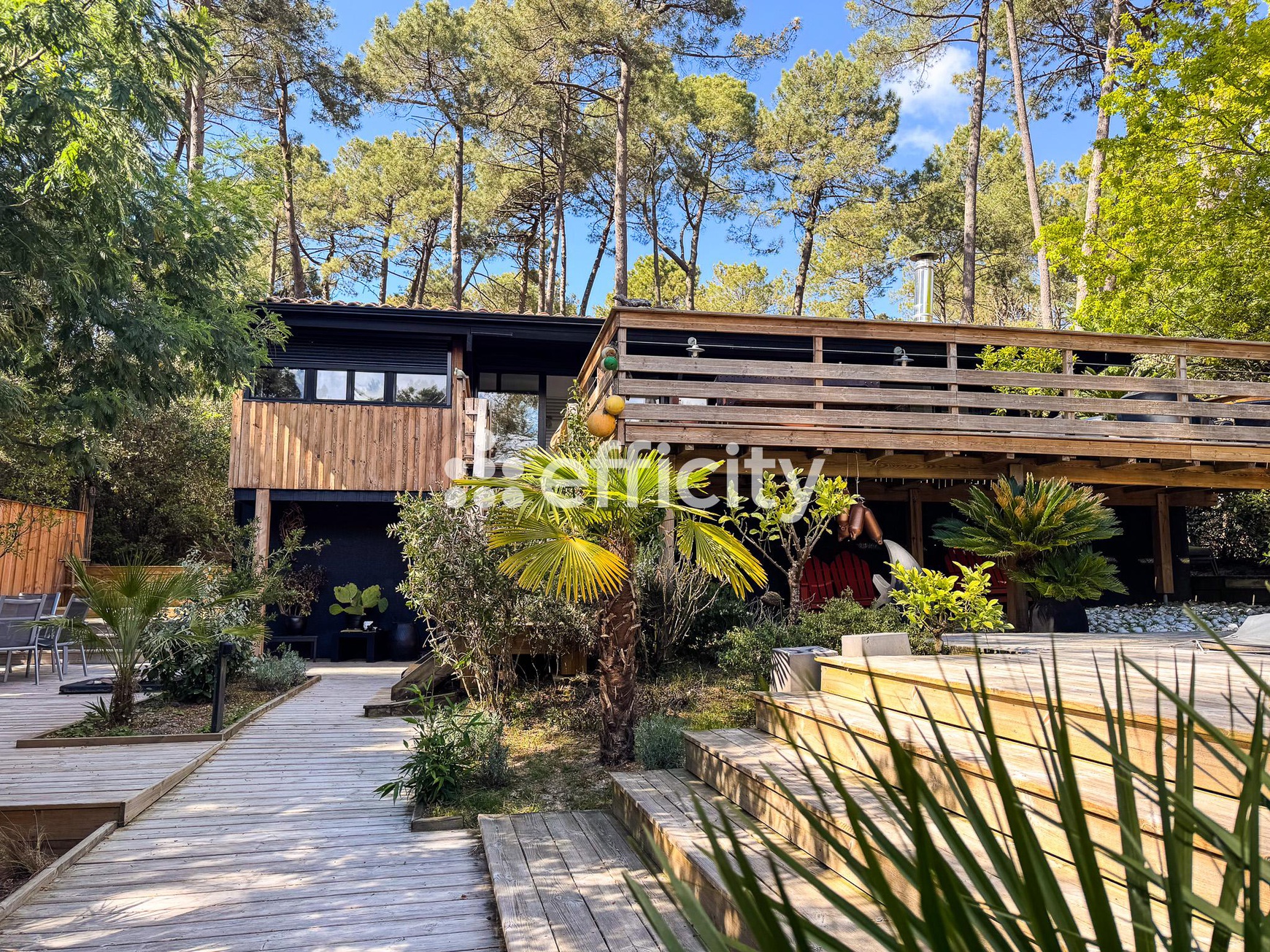 Achat immobilier Maison 5 pièces  155m2 à Lacanau (33680) - Photo n°1