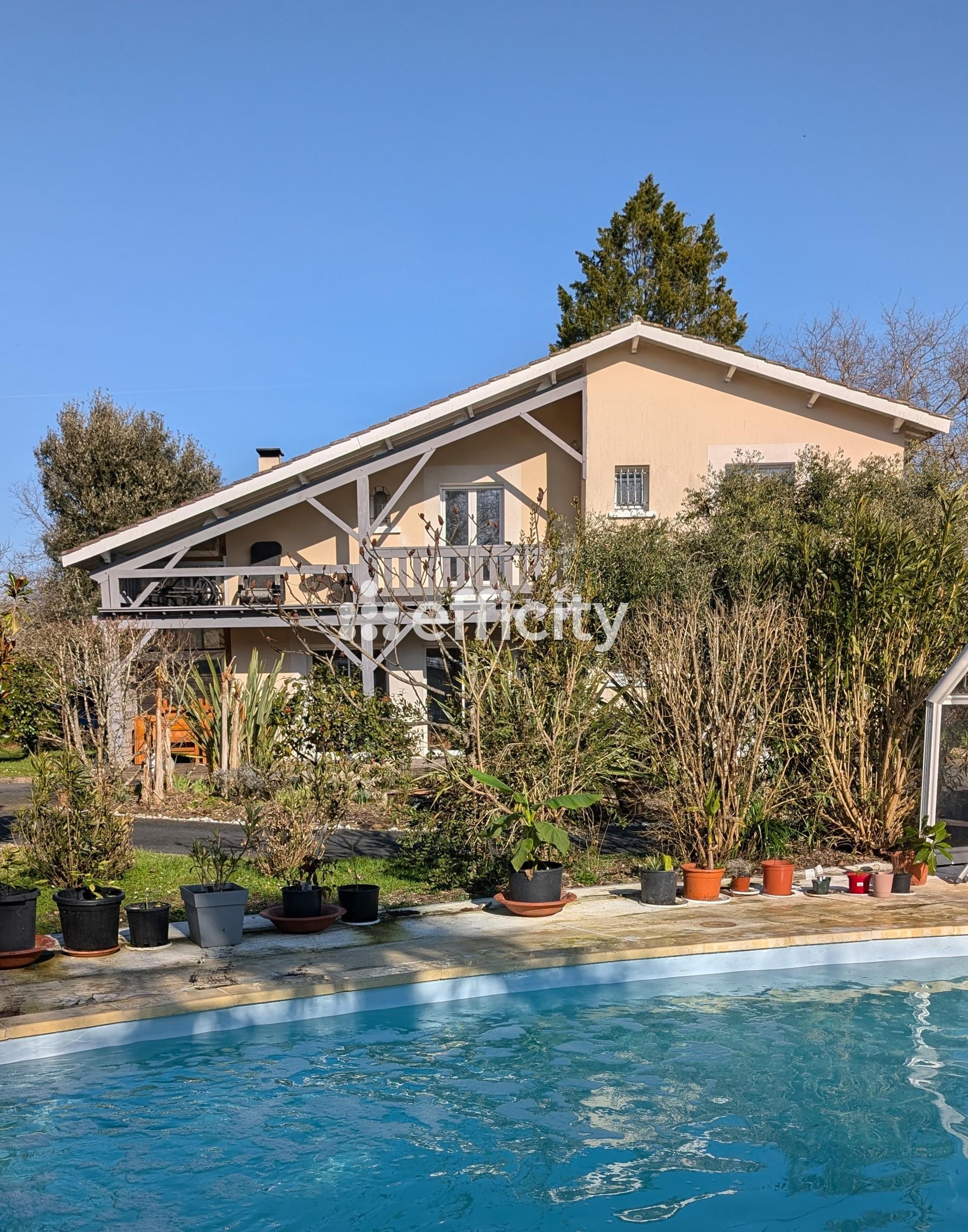 Achat immobilier Maison 5 pièces  140m2 à Gaillan-en-Médoc (33340) - Photo n°1