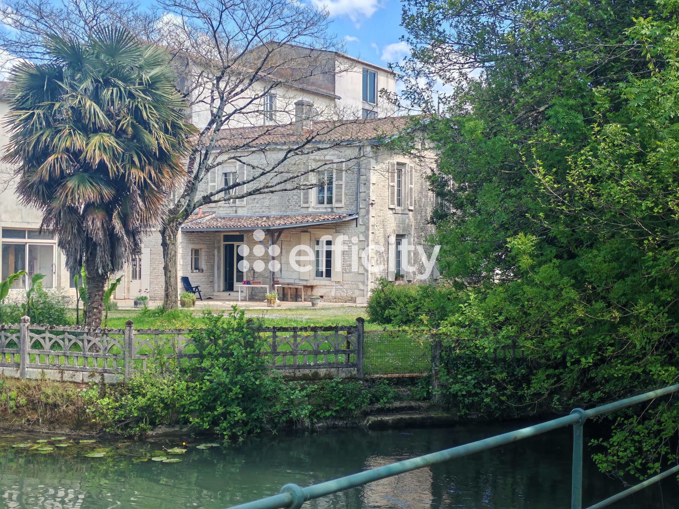 maison 6 pièces - 178m2 à La Crèche (79260)